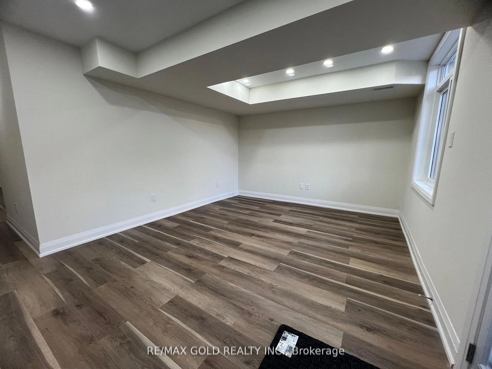 Photo 6 of Unit Bsmt, 32 Gulfbrook Circle, Brampton, Sandringham-Wellington — HOMEH