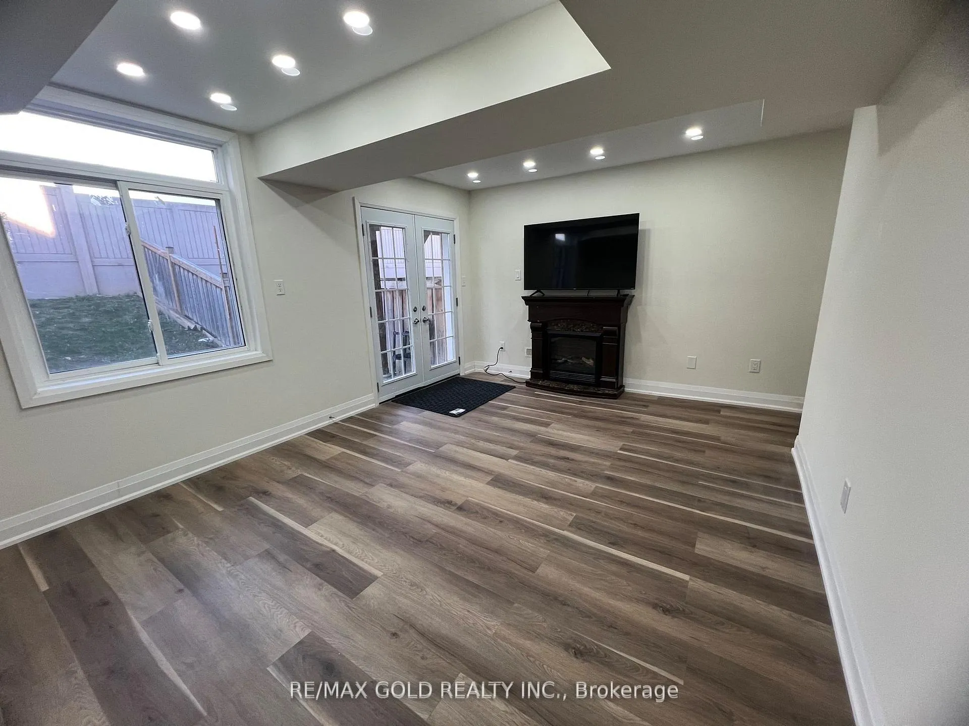 Photo 7 of Unit Bsmt, 32 Gulfbrook Circle, Brampton, Sandringham-Wellington — HOMEH