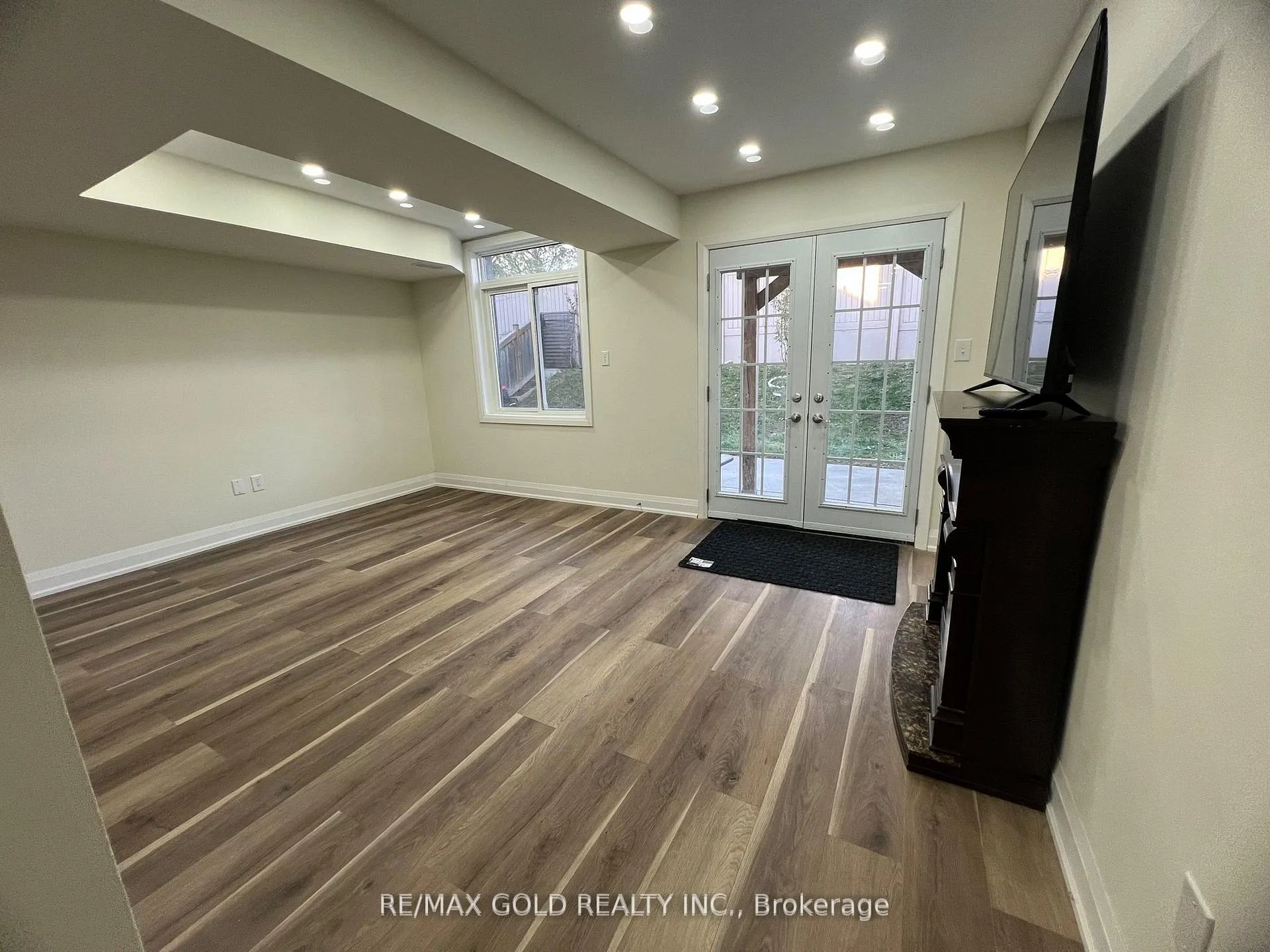 Photo 8 of Unit Bsmt, 32 Gulfbrook Circle, Brampton, Sandringham-Wellington — HOMEH
