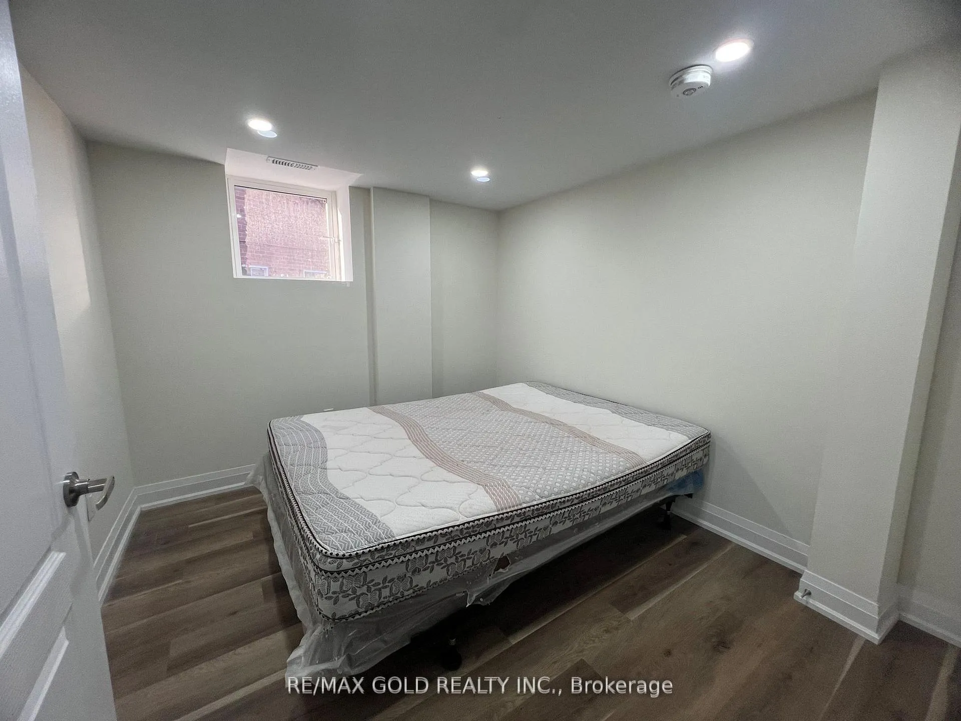 Photo 13 of Unit Bsmt, 32 Gulfbrook Circle, Brampton, Sandringham-Wellington — HOMEH