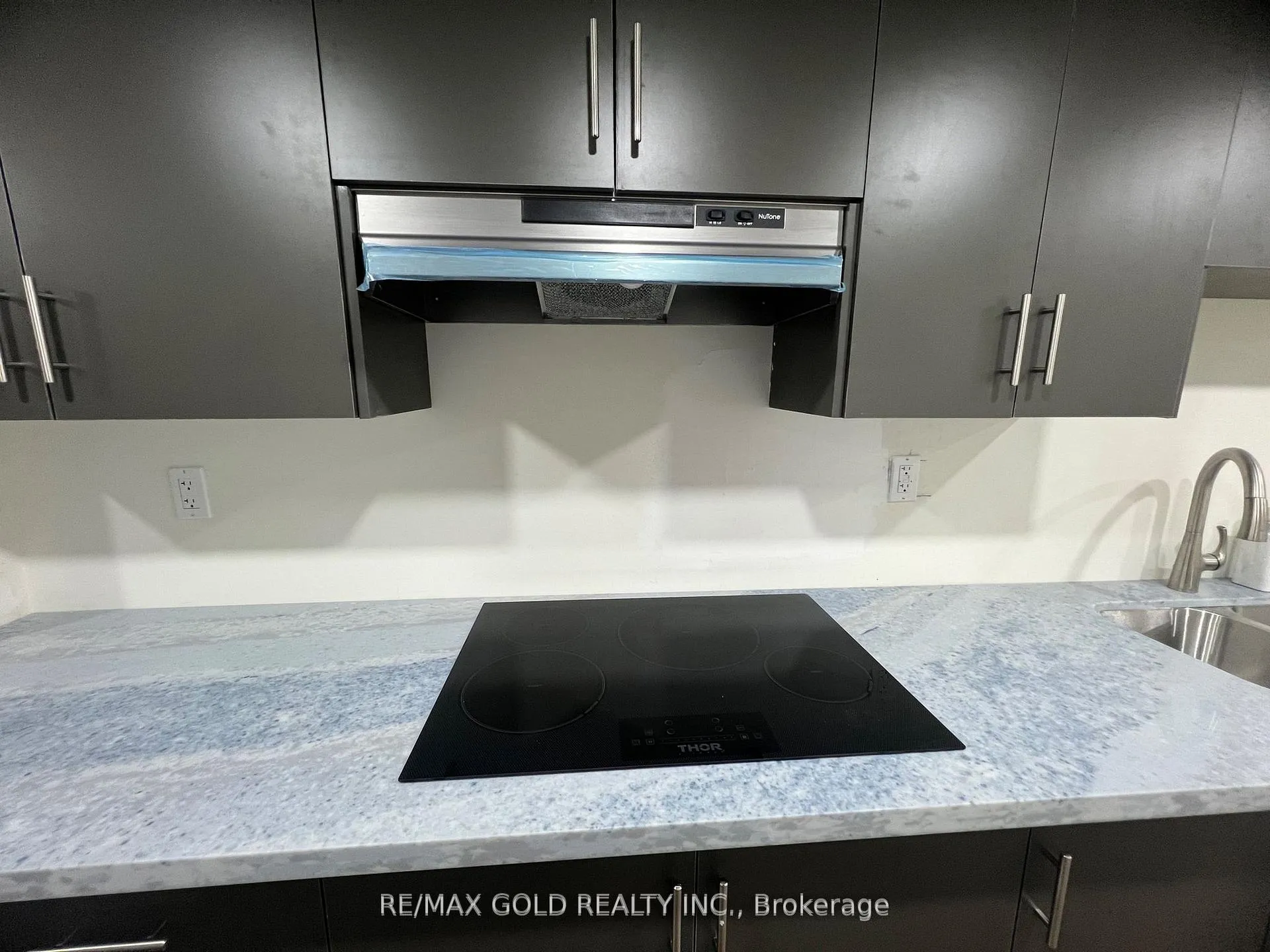 Photo 16 of Unit Bsmt, 32 Gulfbrook Circle, Brampton, Sandringham-Wellington — HOMEH