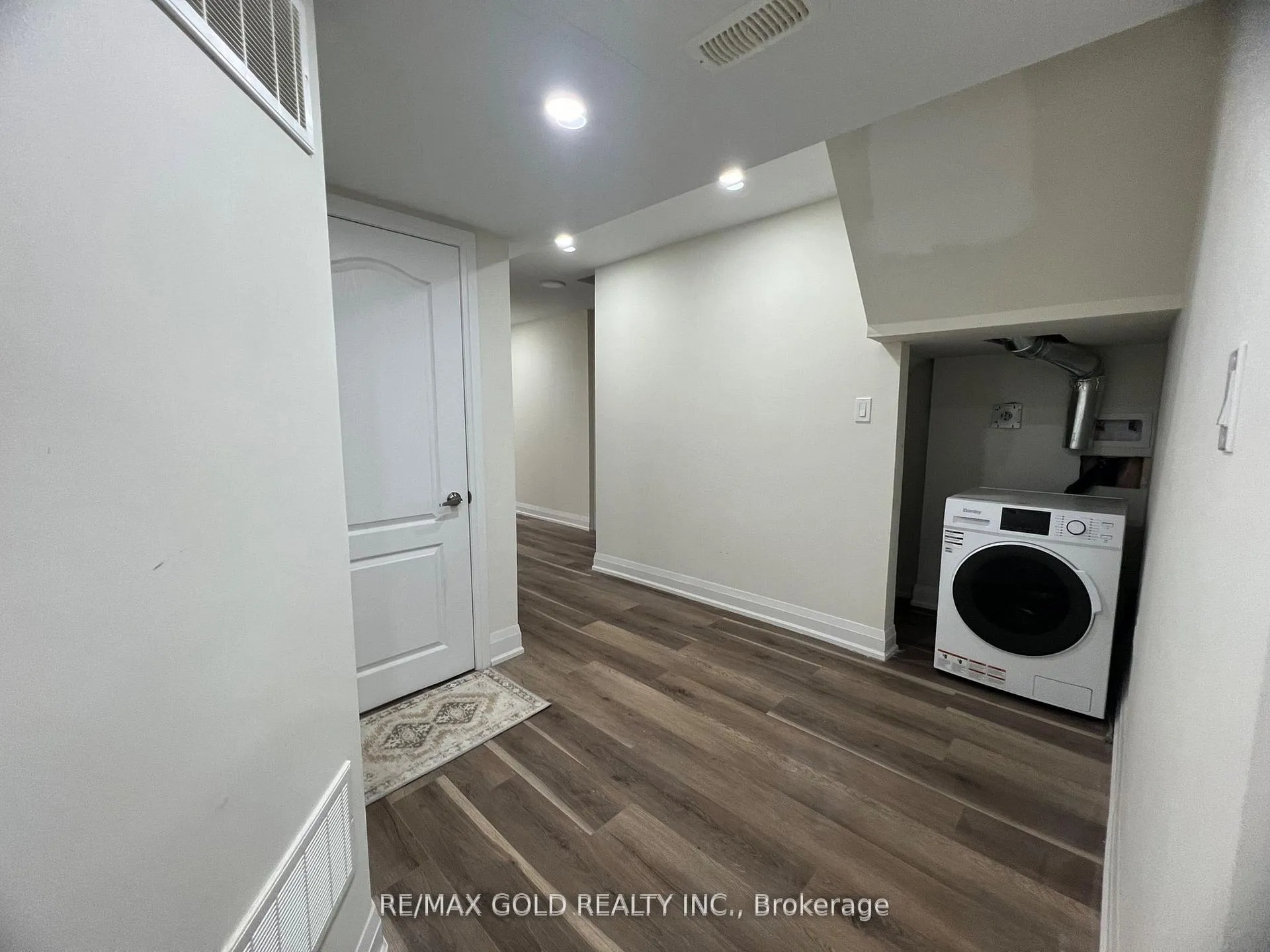Photo 18 of Unit Bsmt, 32 Gulfbrook Circle, Brampton, Sandringham-Wellington — HOMEH