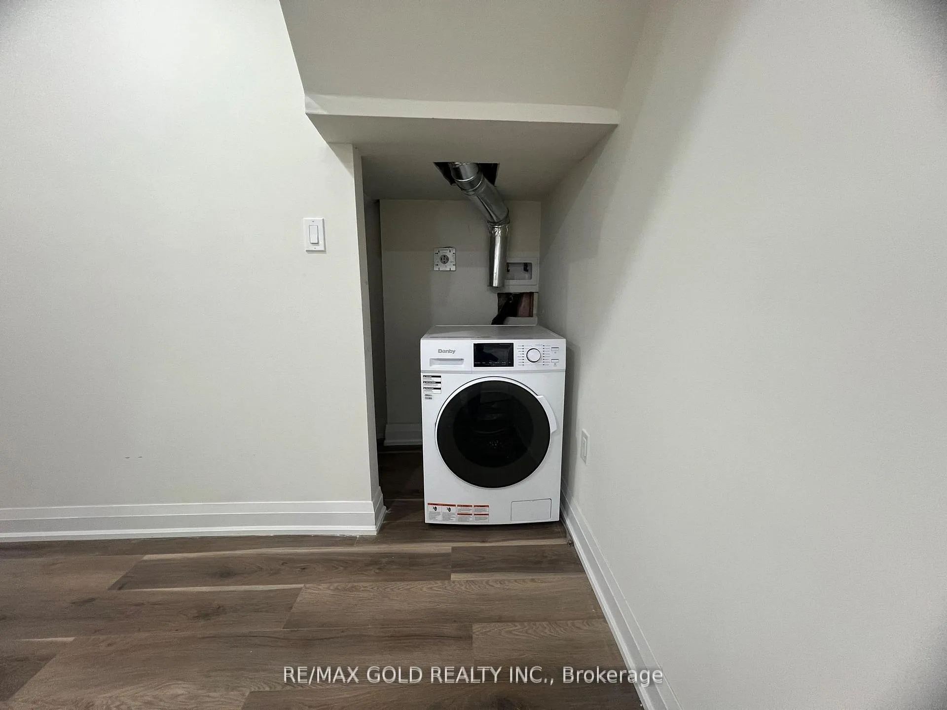 Photo 20 of Unit Bsmt, 32 Gulfbrook Circle, Brampton, Sandringham-Wellington — HOMEH