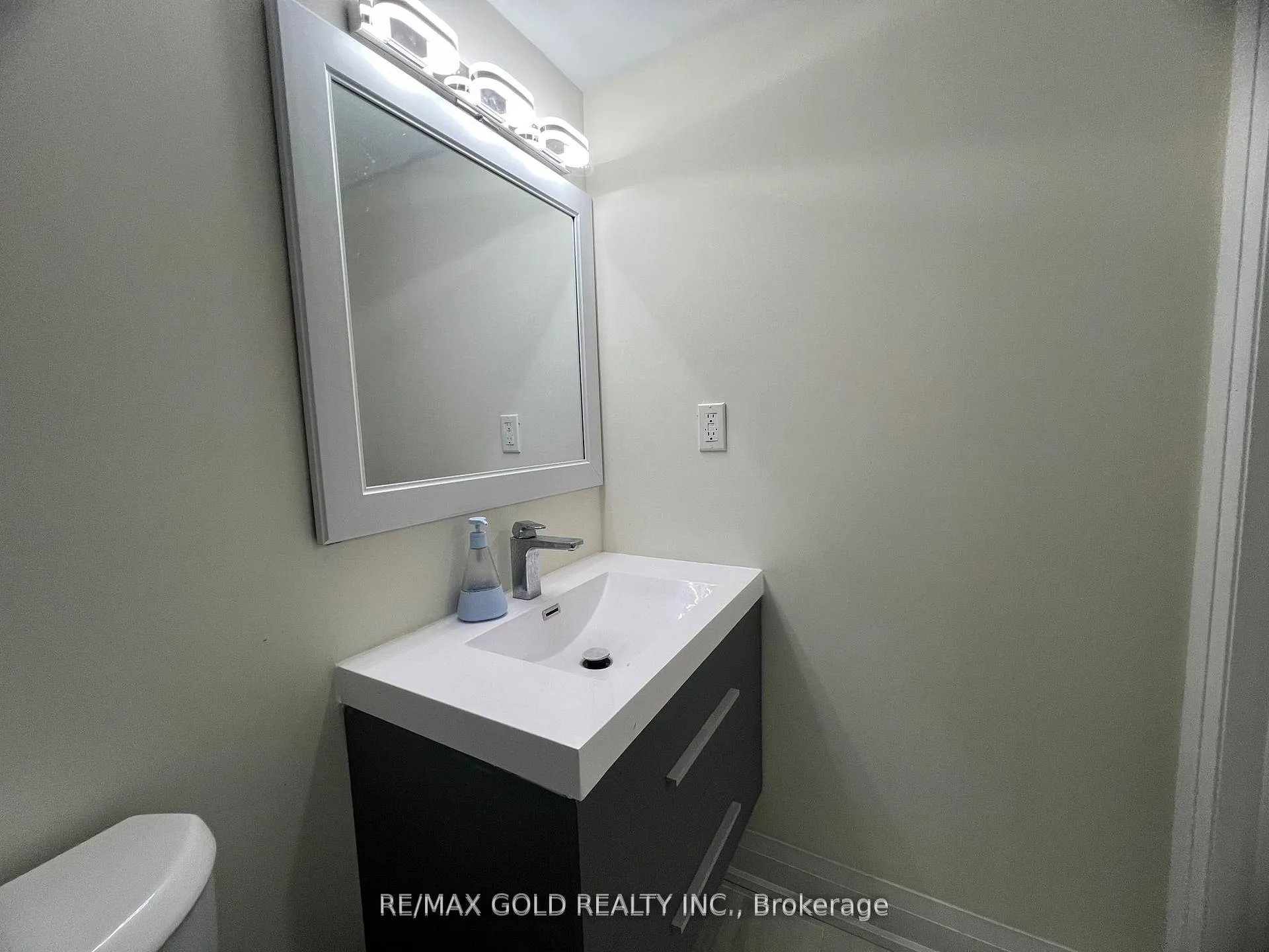 Photo 21 of Unit Bsmt, 32 Gulfbrook Circle, Brampton, Sandringham-Wellington — HOMEH