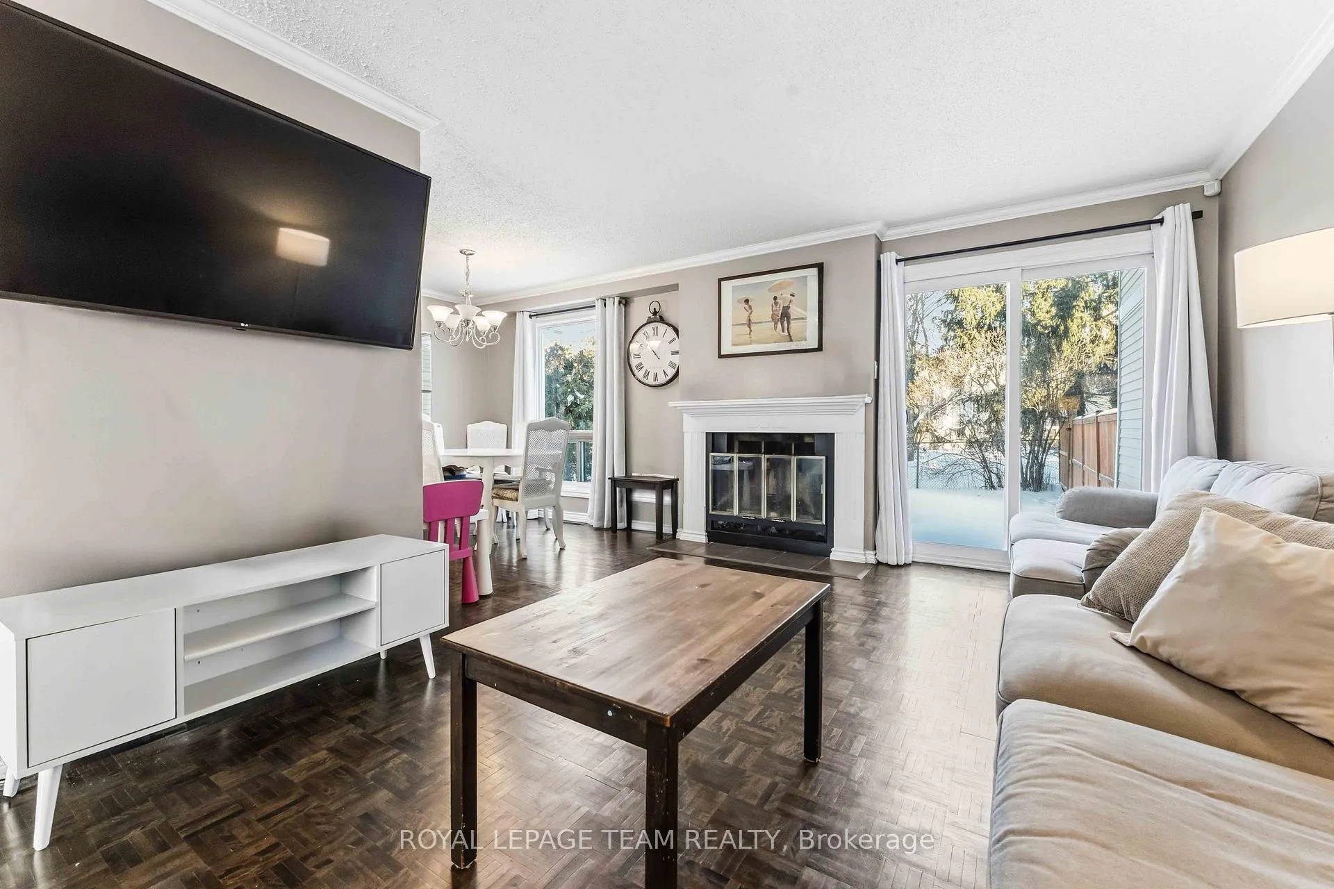 Photo 3 of 1 Shadetree Crescent, Ottawa, Borden Farm/Stewart Farm/Carleton Heights/Parkwood Hills — HOMEH