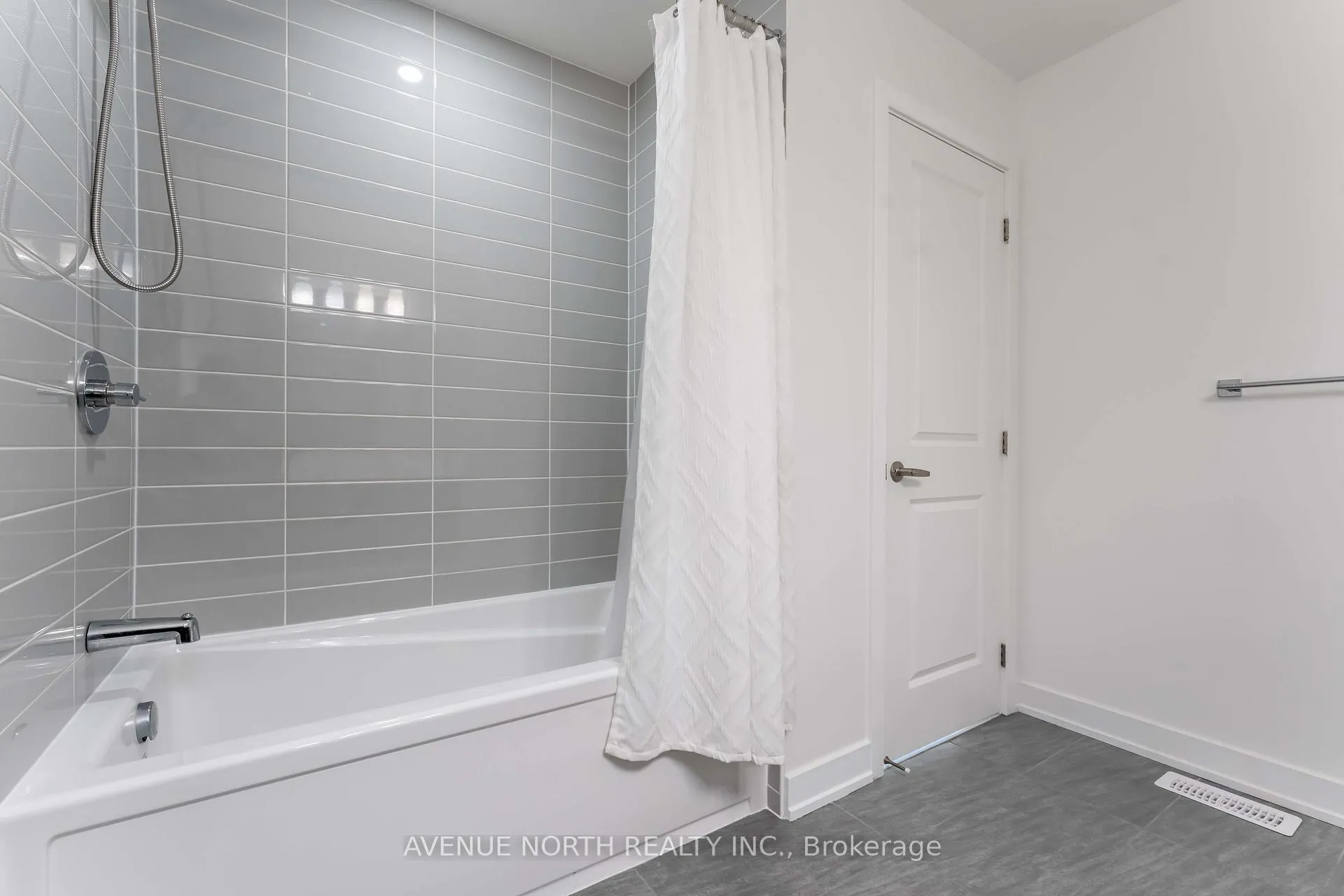 Photo 32 of 3369 Findlay Creek Drive, Ottawa, Leitrim — HOMEH