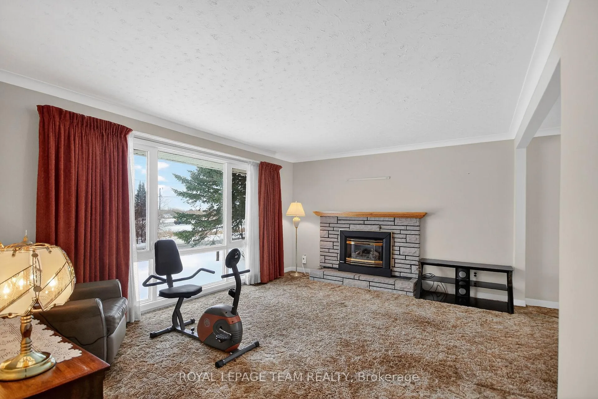 Photo 3 of 1494 Meadow Drive, Ottawa, Greely — HOMEH