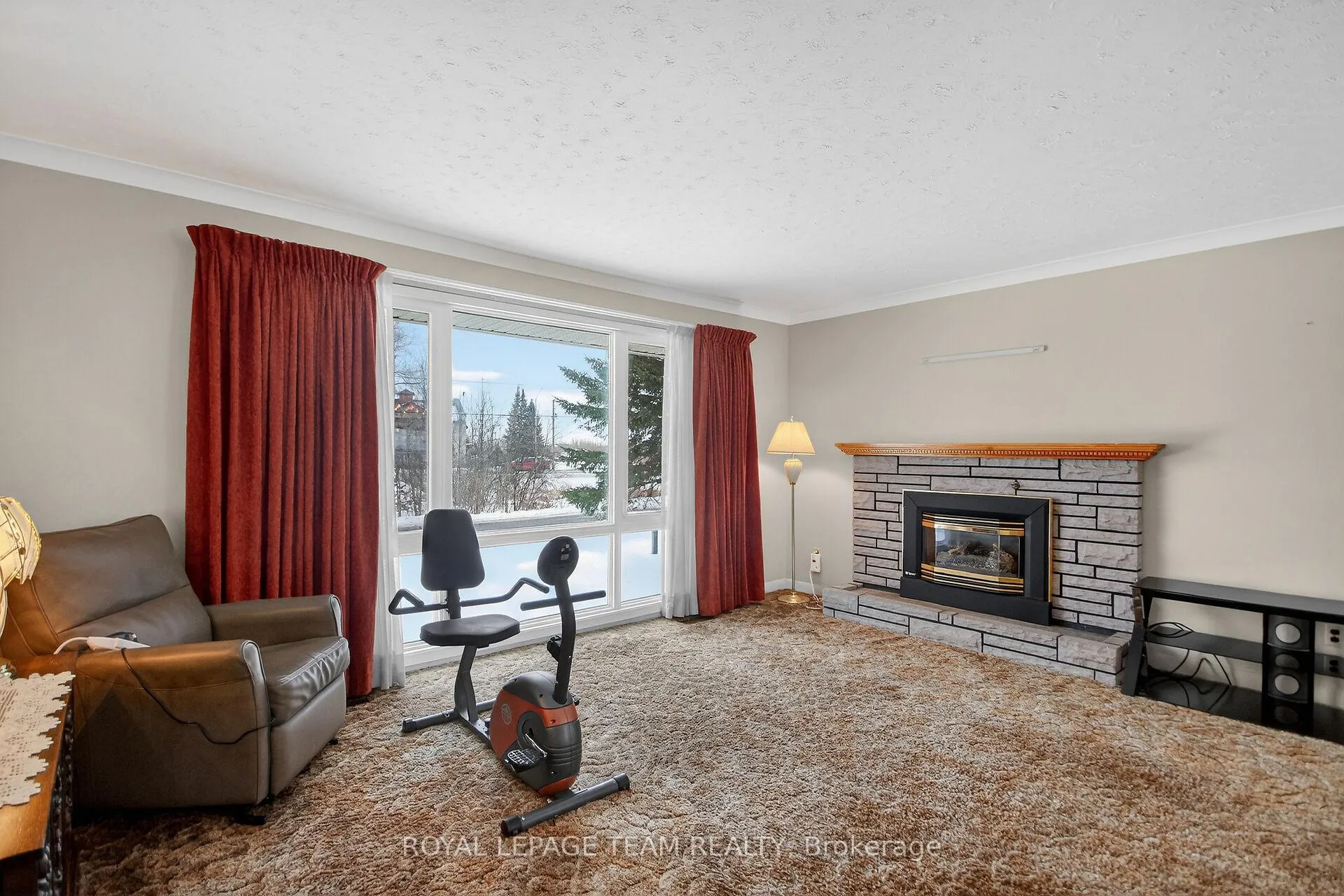 Photo 5 of 1494 Meadow Drive, Ottawa, Greely — HOMEH
