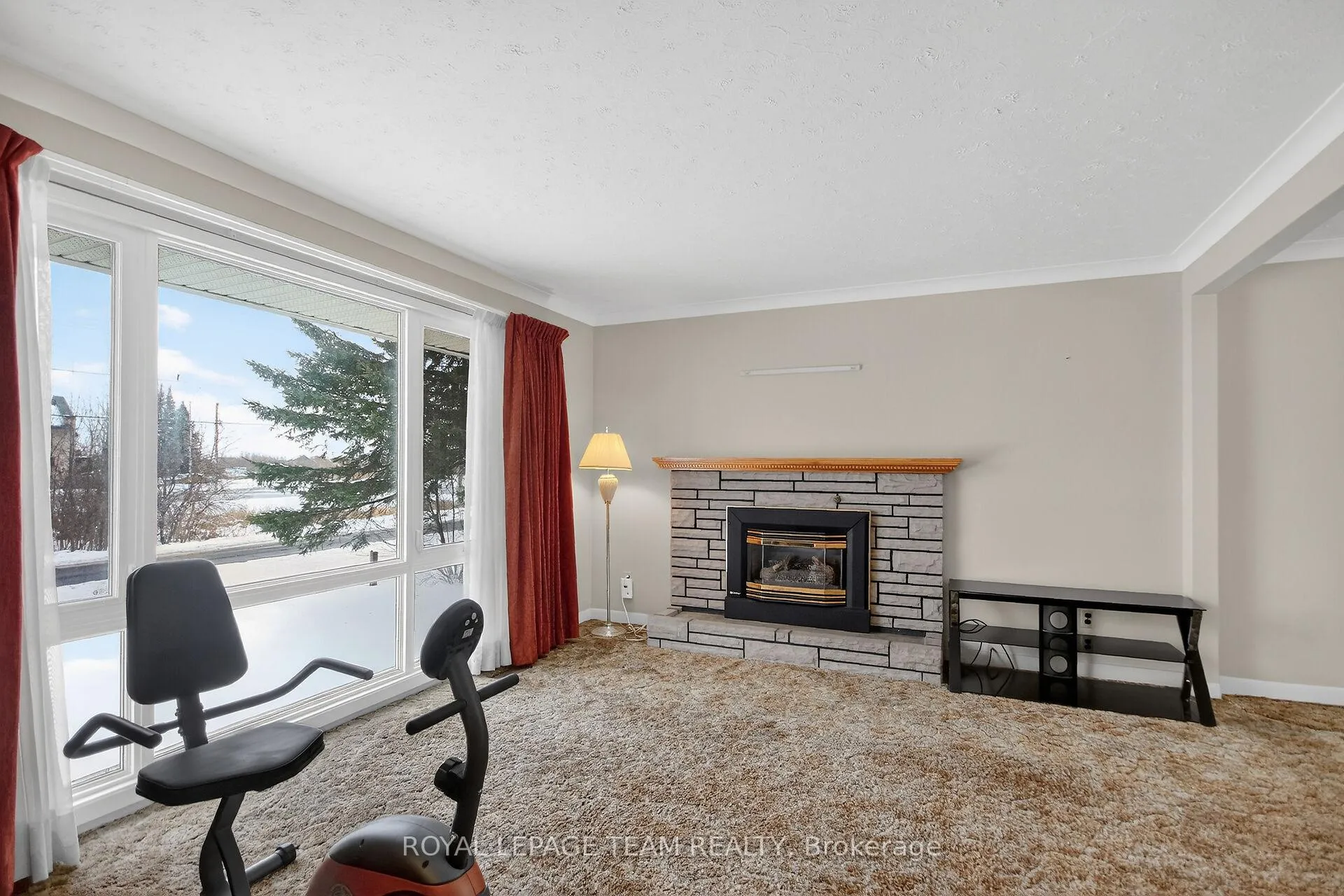 Photo 6 of 1494 Meadow Drive, Ottawa, Greely — HOMEH