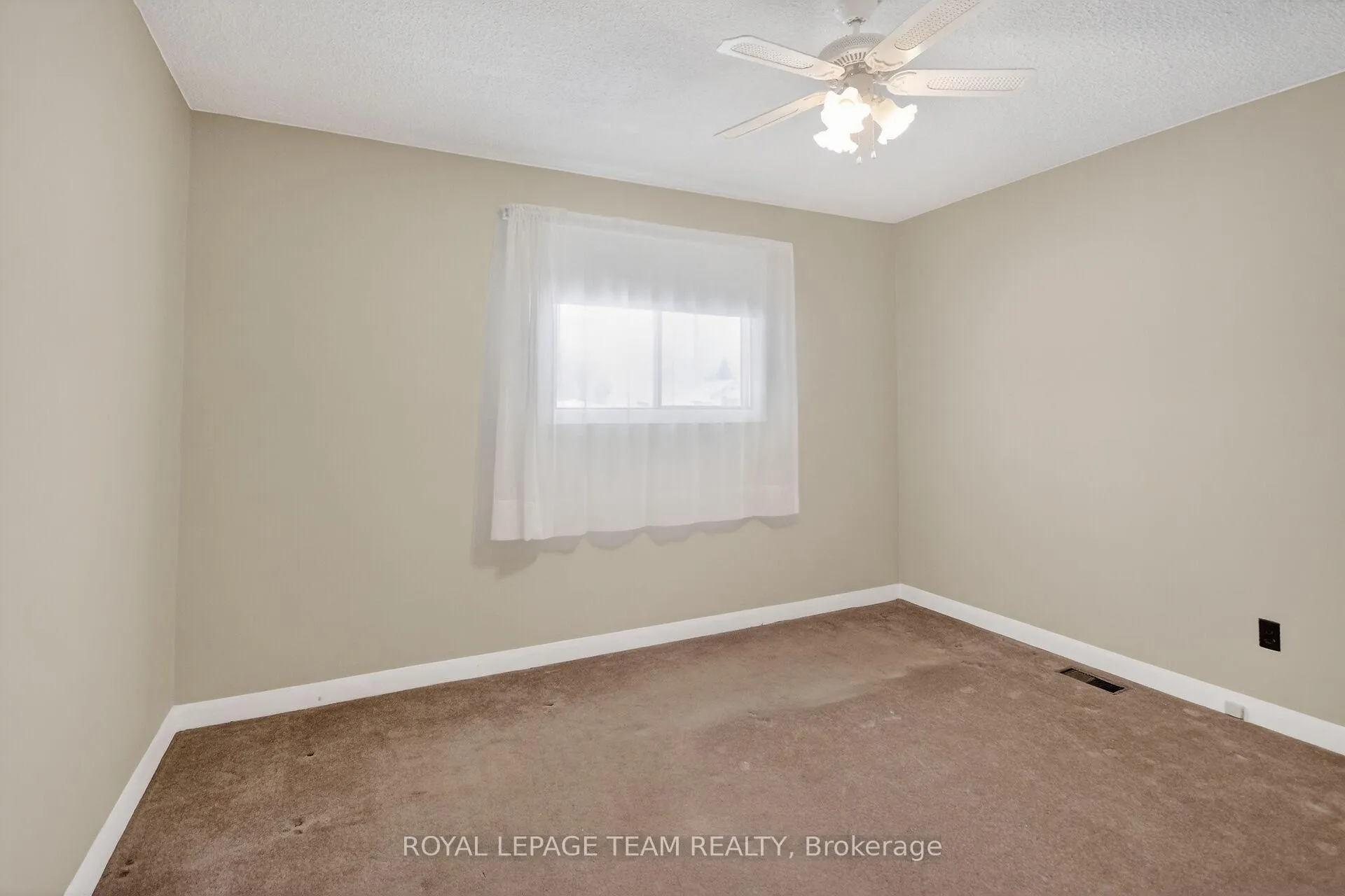 Photo 20 of 1494 Meadow Drive, Ottawa, Greely — HOMEH