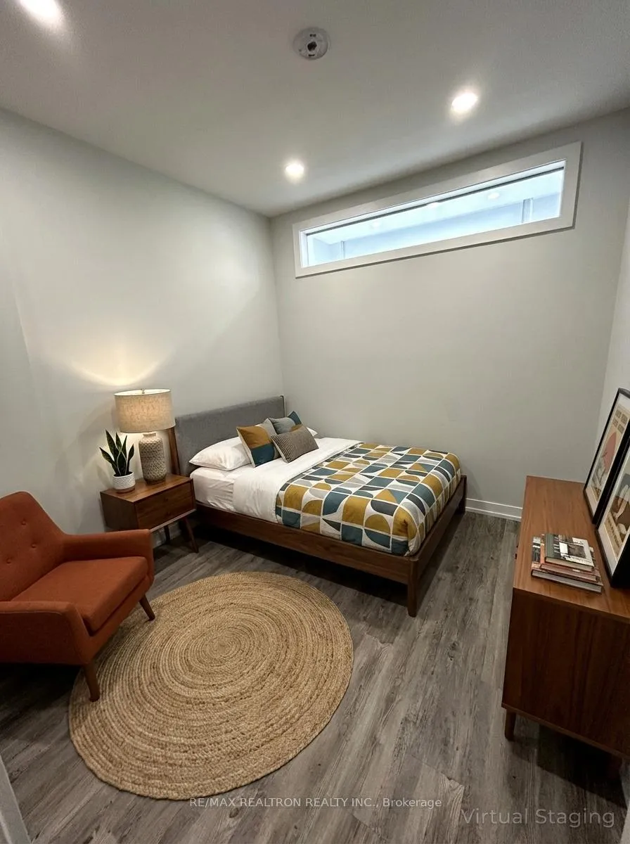 Photo 5 of Unit 702, 15 Walmer Road, Toronto, The Annex — HOMEH