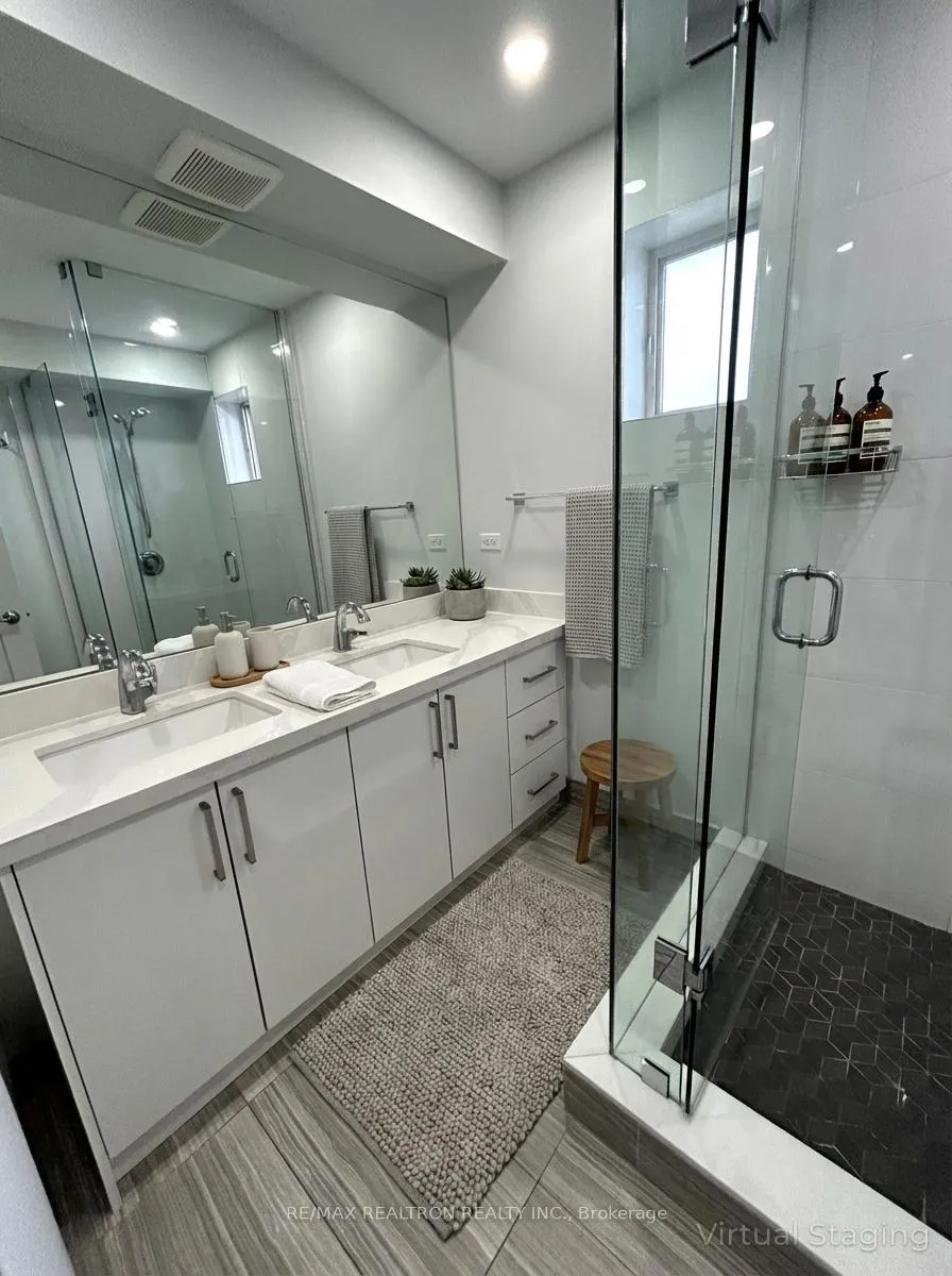Photo 7 of Unit 702, 15 Walmer Road, Toronto, The Annex — HOMEH