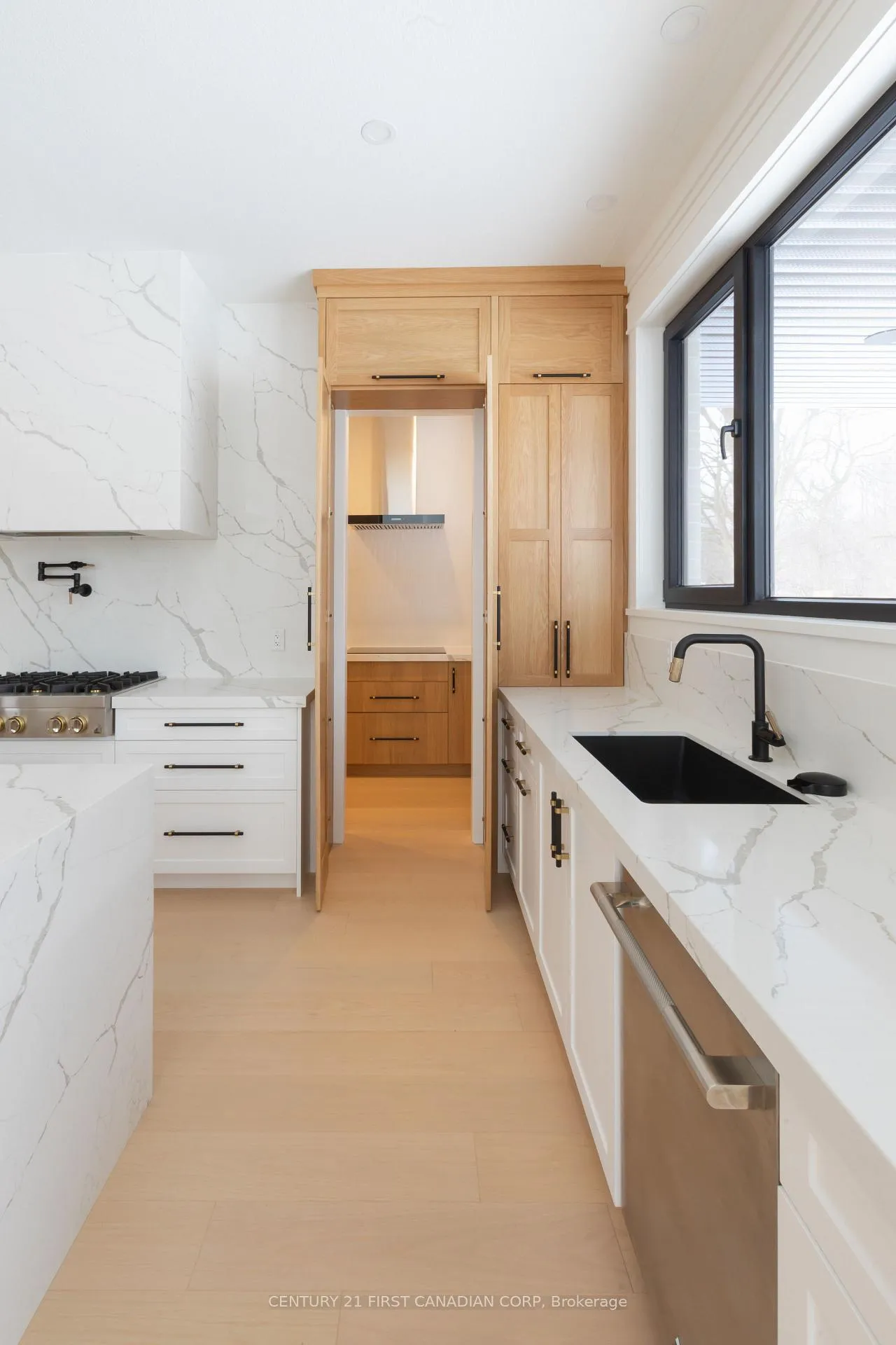 Photo 4 of 3096 Gillespie Trail, London, South V — HOMEH