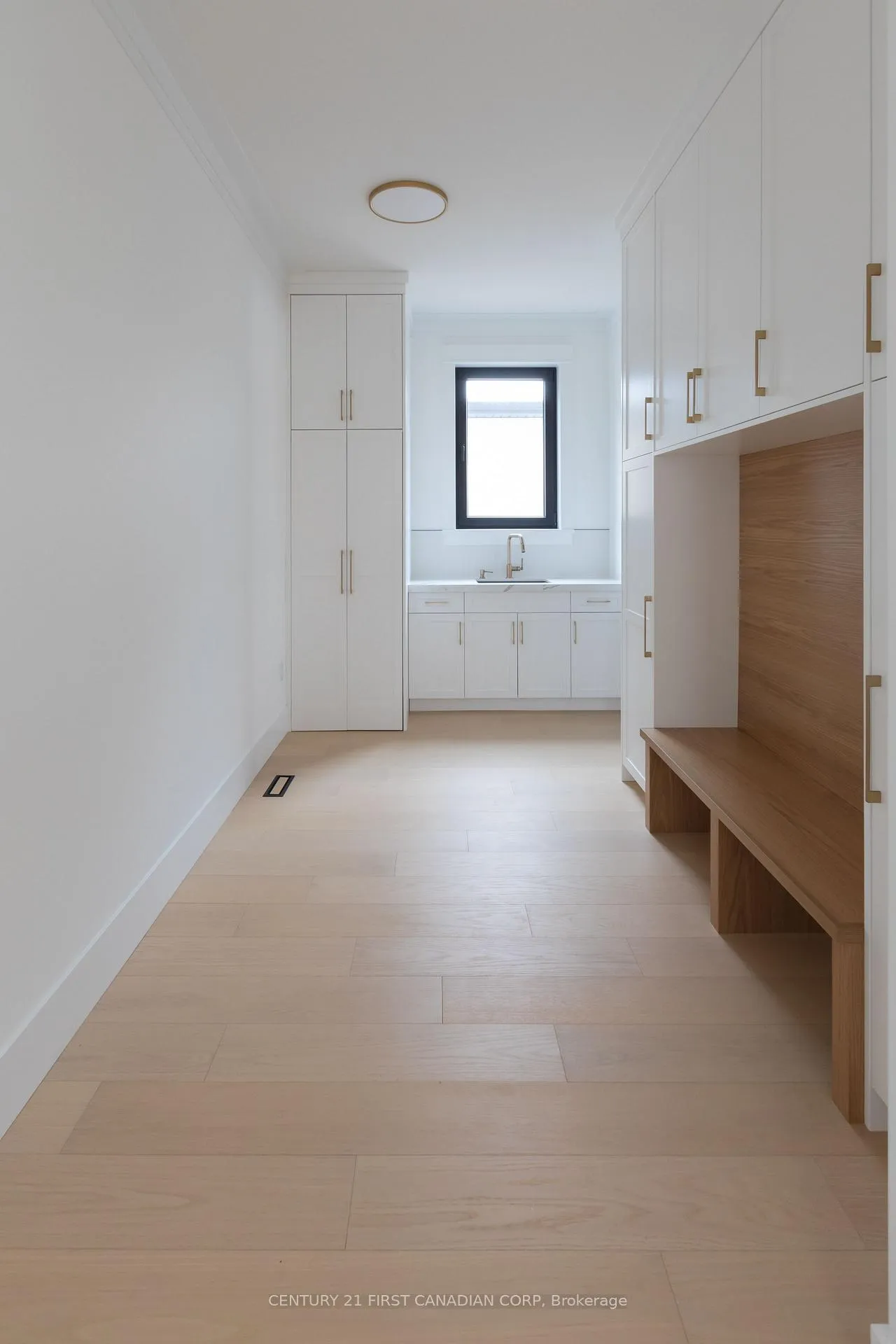 Photo 5 of 3096 Gillespie Trail, London, South V — HOMEH