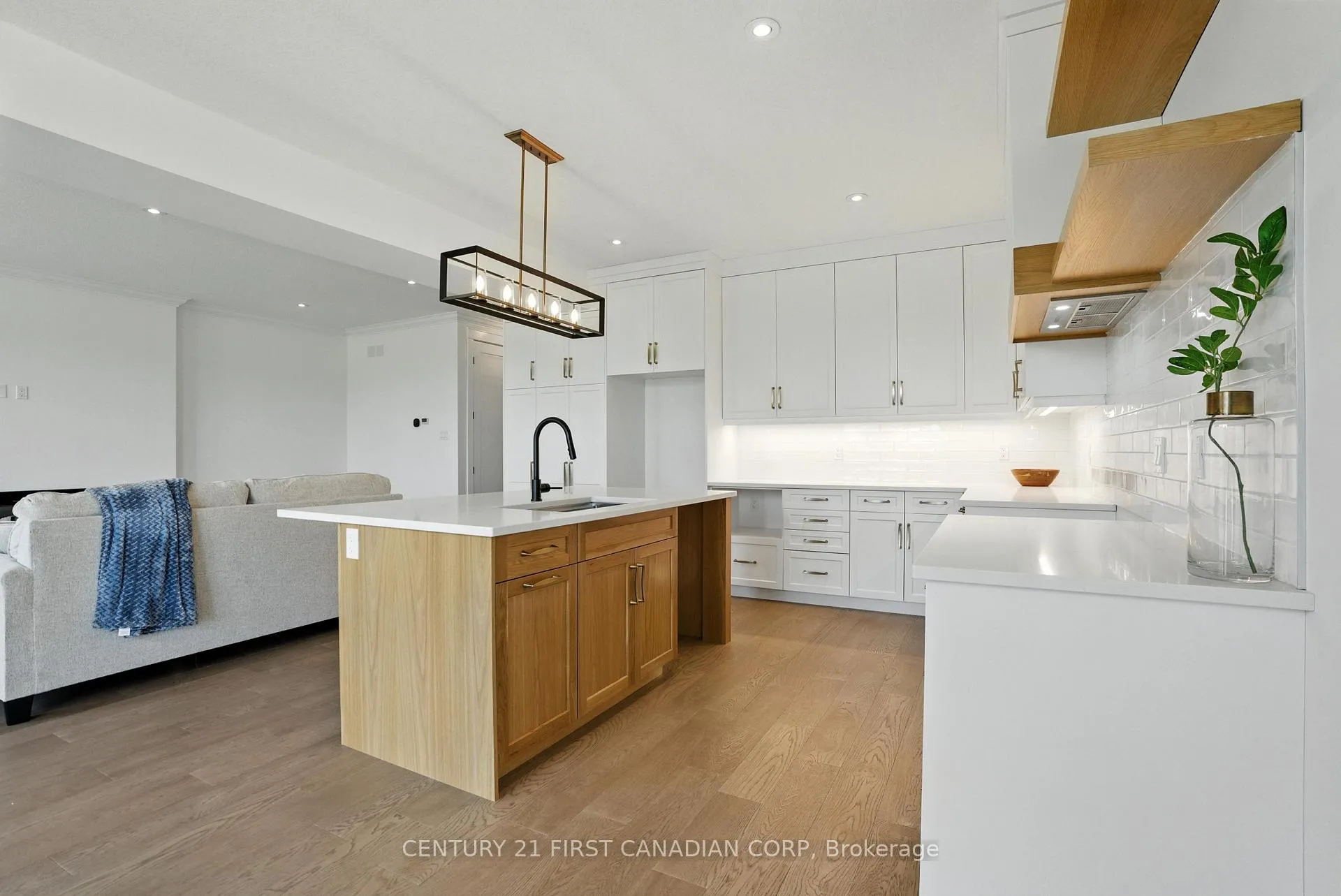 Photo 14 of 3096 Gillespie Trail, London, South V — HOMEH