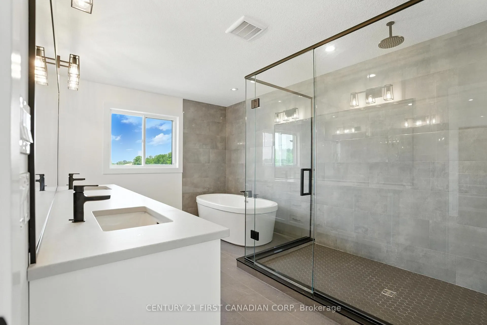 Photo 17 of 3096 Gillespie Trail, London, South V — HOMEH