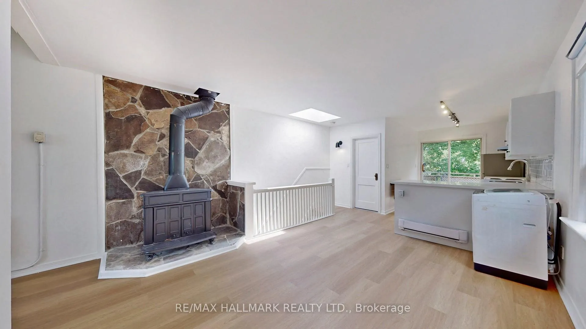 Photo 1 of Unit Upper, 215 Kingston Road, Toronto, The Beaches — HOMEH