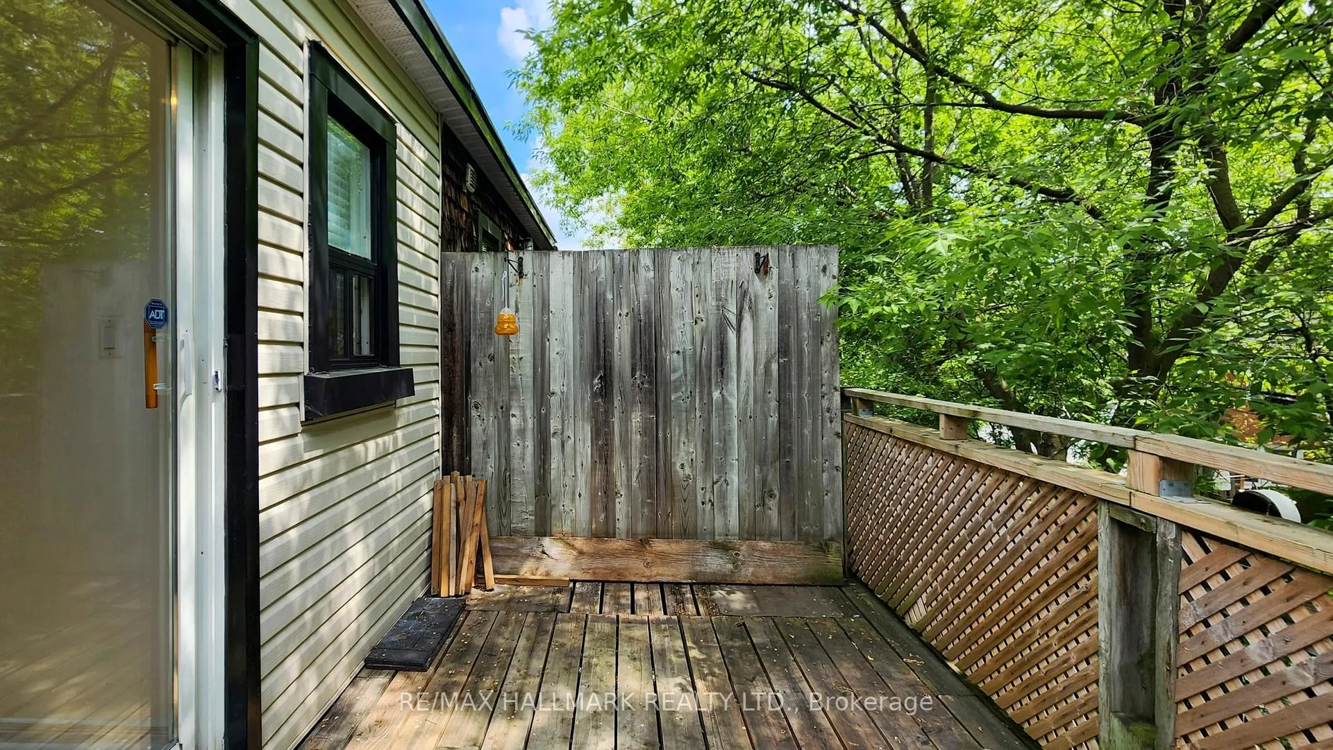 Photo 7 of Unit Upper, 215 Kingston Road, Toronto, The Beaches — HOMEH