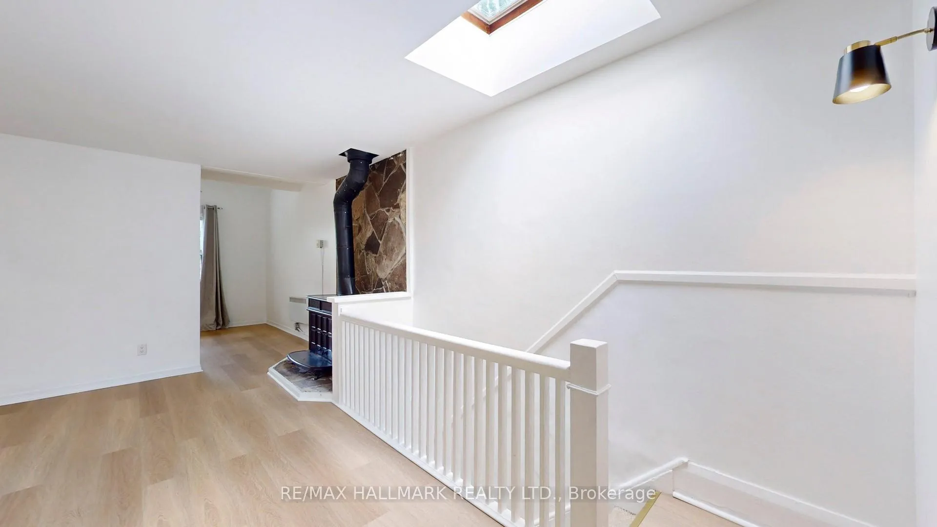 Photo 11 of Unit Upper, 215 Kingston Road, Toronto, The Beaches — HOMEH