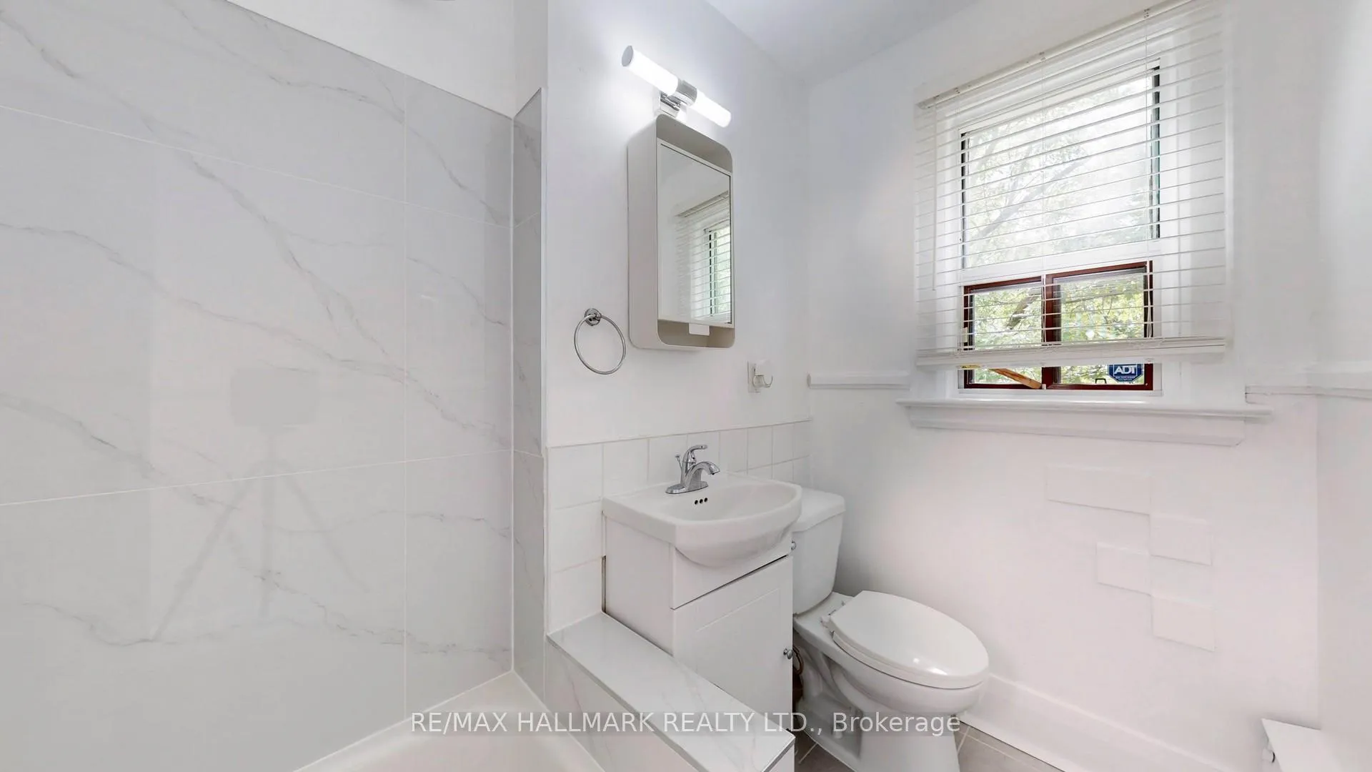 Photo 14 of Unit Upper, 215 Kingston Road, Toronto, The Beaches — HOMEH