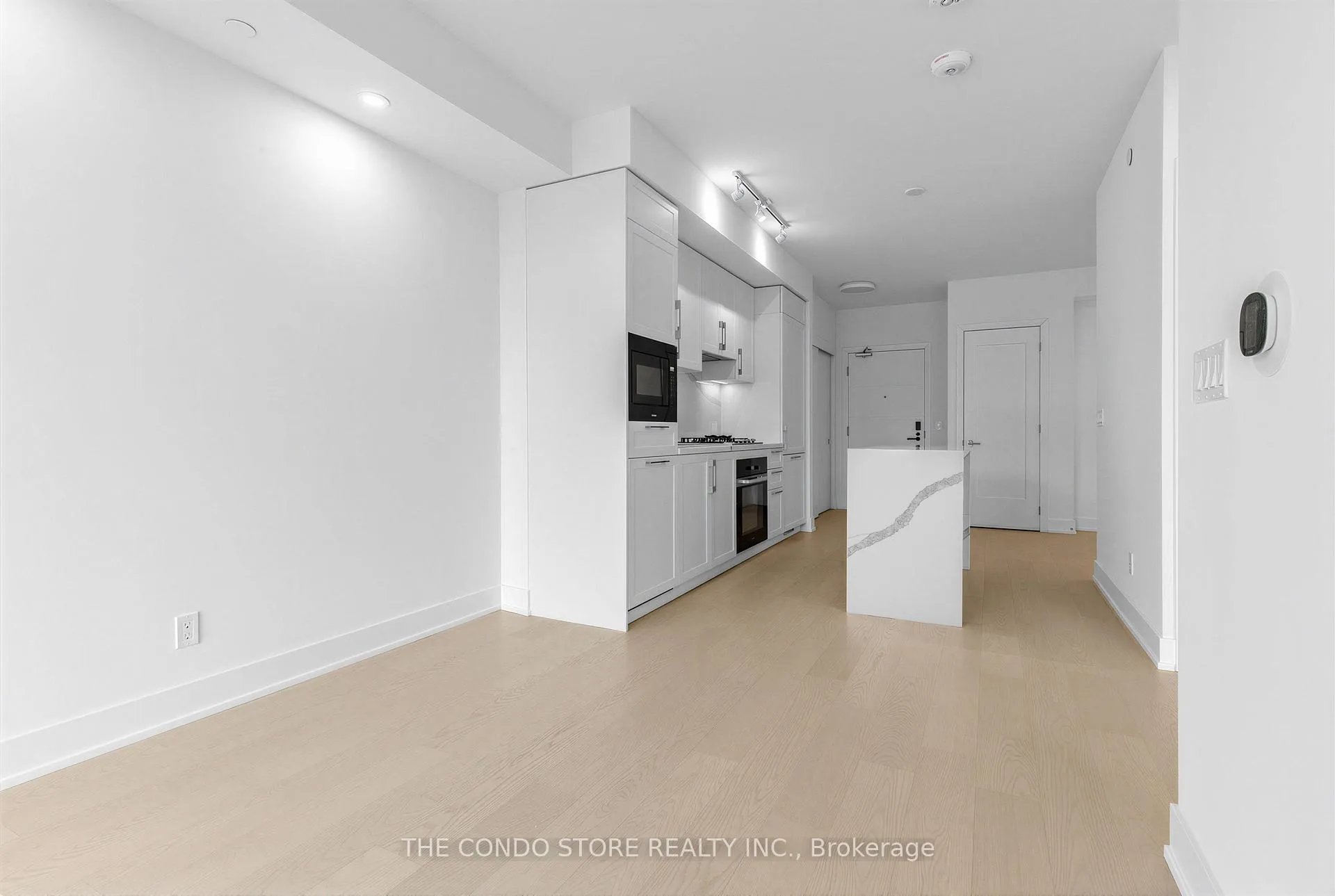 Photo 17 of Unit 408, 8 Manor Road W, Toronto, Yonge-Eglinton — HOMEH