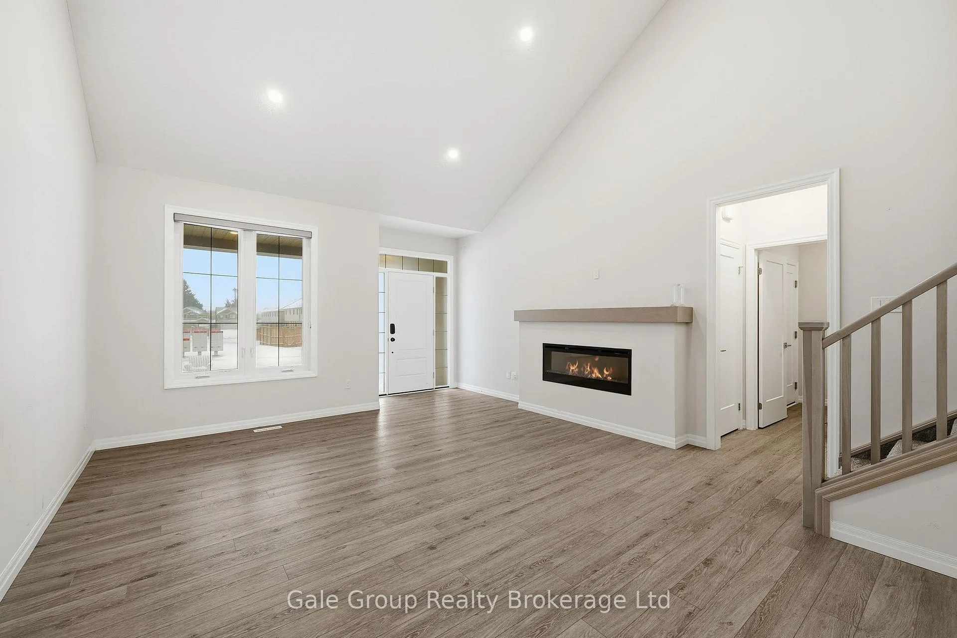Photo 4 of 61 Keba Crescent, Tillsonburg — HOMEH