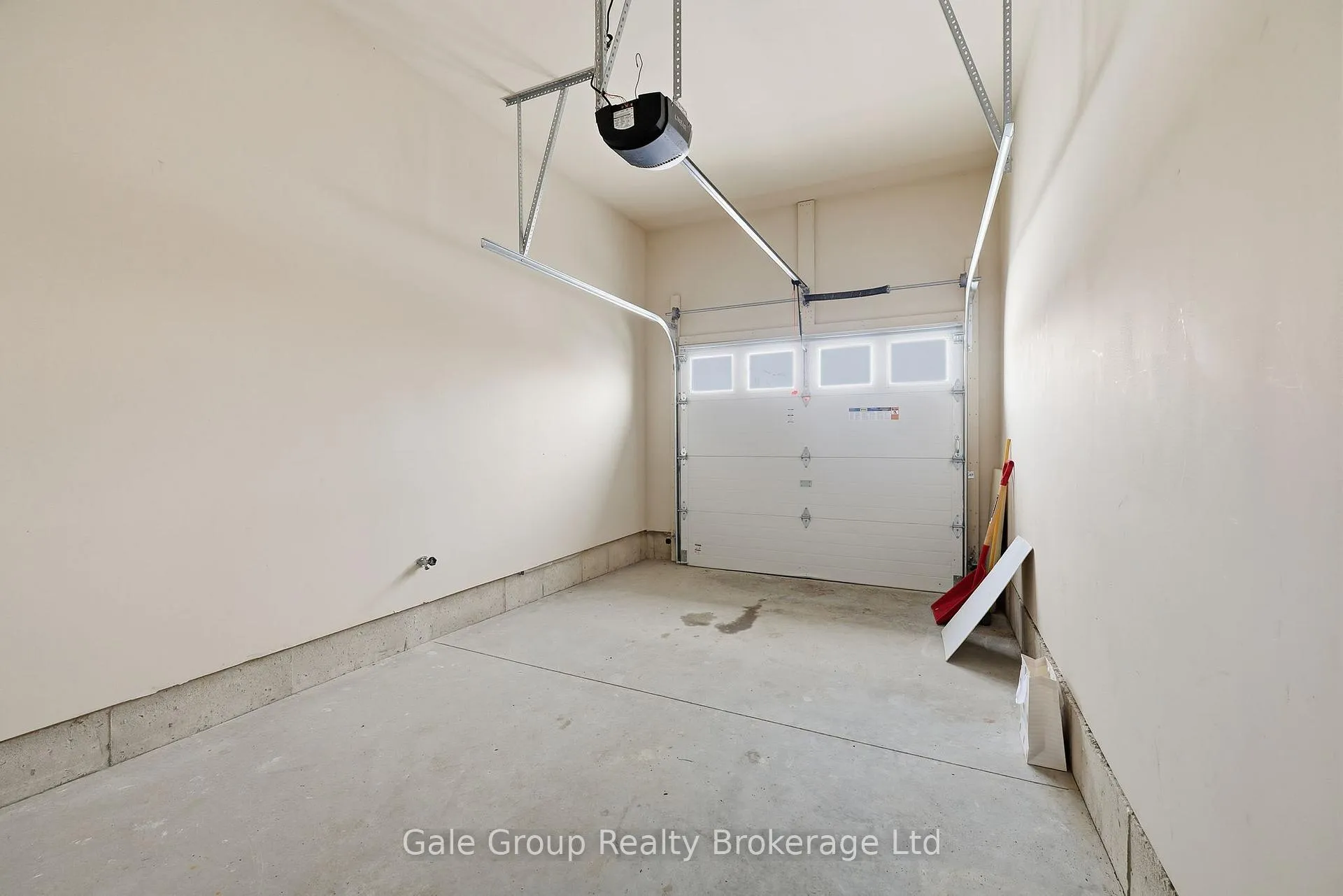 Photo 13 of 61 Keba Crescent, Tillsonburg — HOMEH