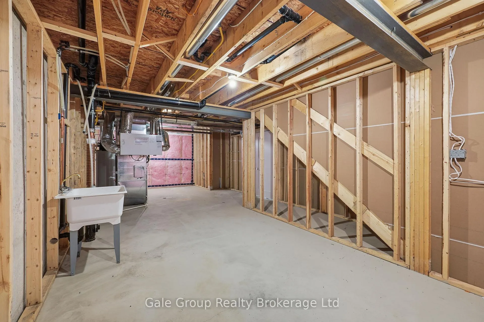 Photo 40 of 61 Keba Crescent, Tillsonburg — HOMEH