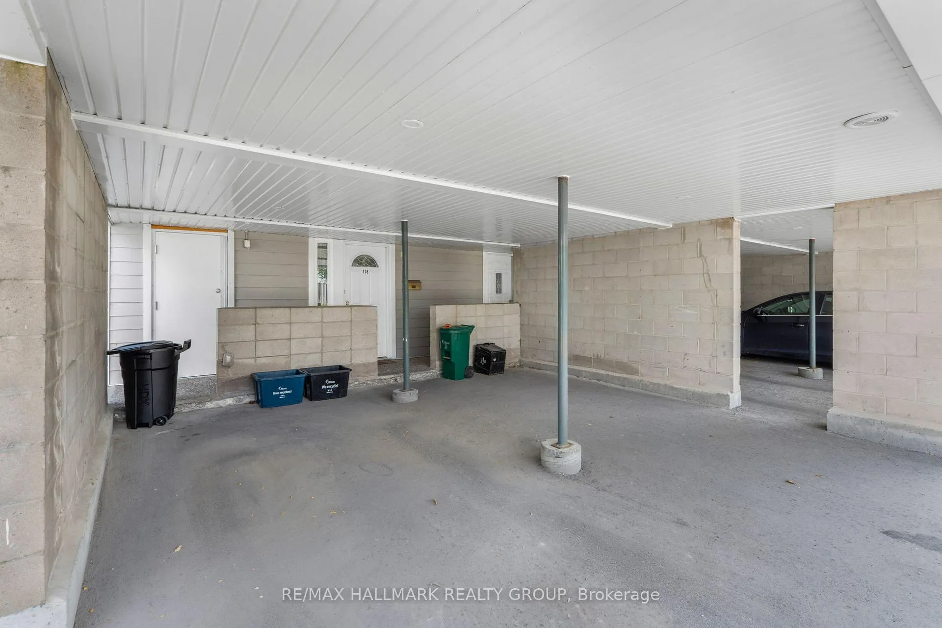 Photo 4 of Unit 107, 3445 Uplands Drive, Ottawa, Hunt Club — HOMEH