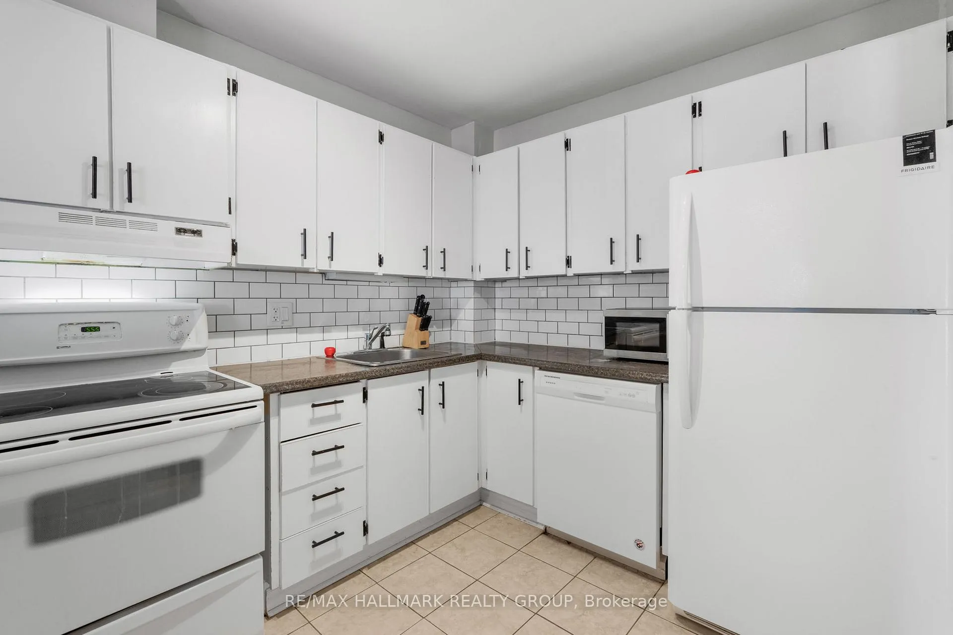 Photo 8 of Unit 107, 3445 Uplands Drive, Ottawa, Hunt Club — HOMEH