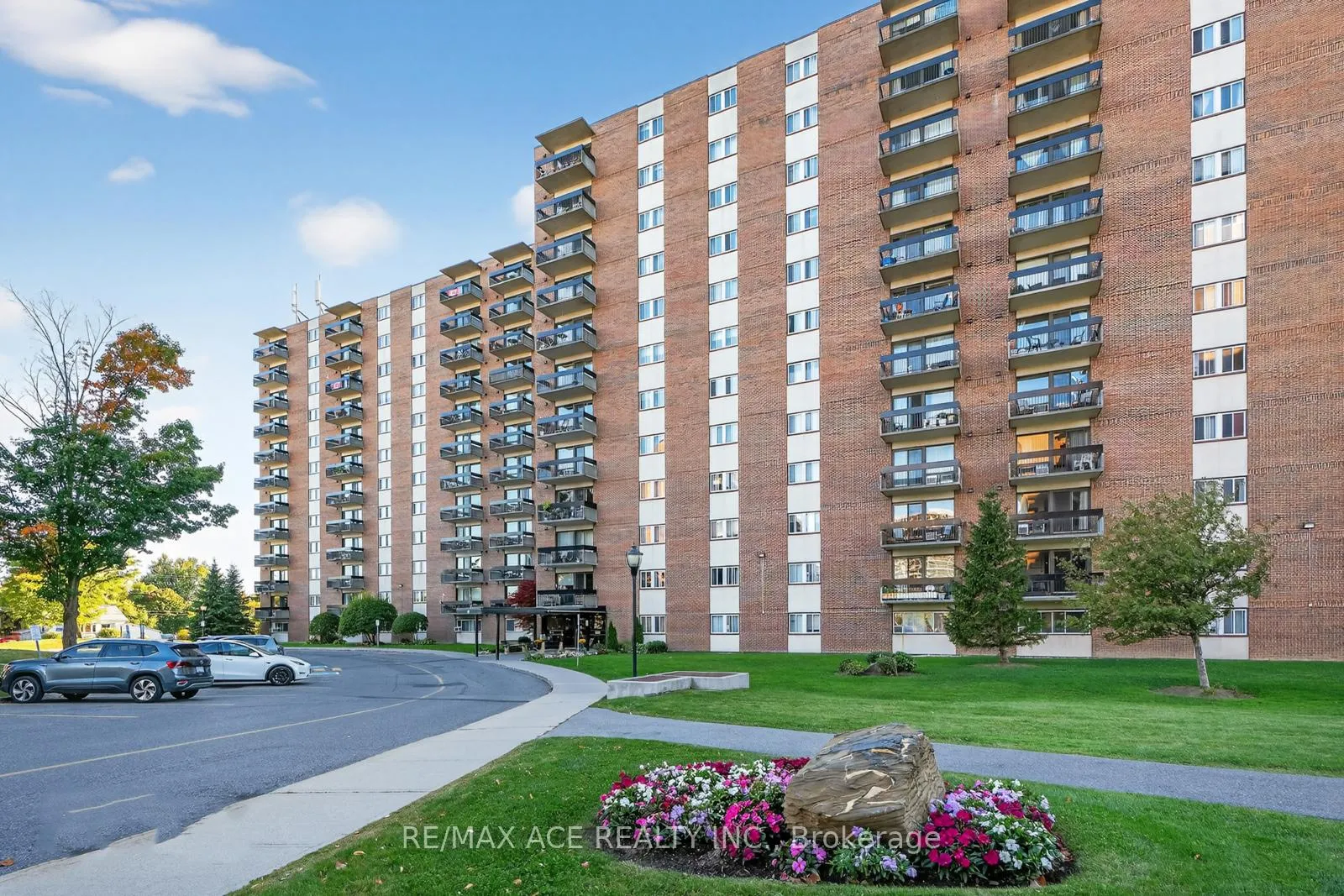 Photo 1 of Unit 915, 1505 Baseline Road, Ottawa, Copeland Park — HOMEH