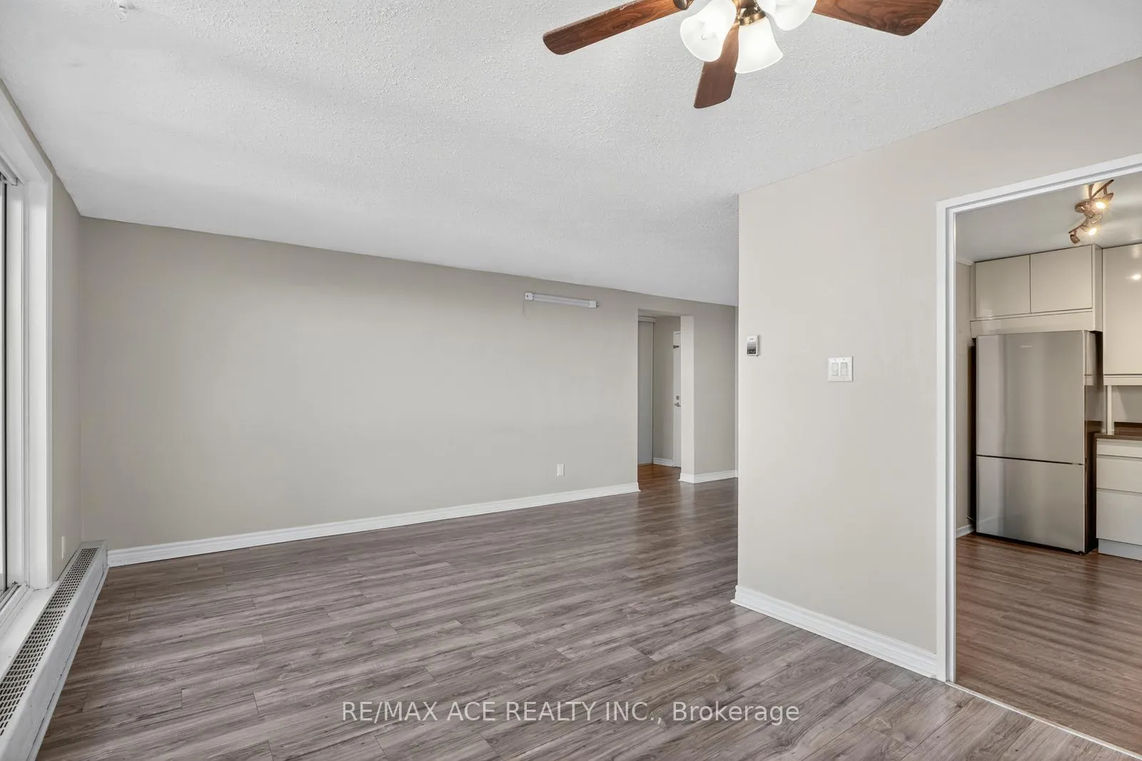 Photo 8 of Unit 915, 1505 Baseline Road, Ottawa, Copeland Park — HOMEH