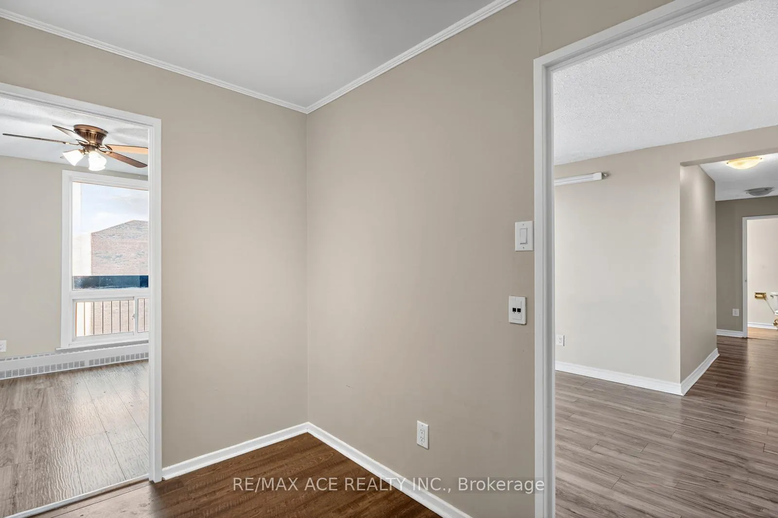 Photo 11 of Unit 915, 1505 Baseline Road, Ottawa, Copeland Park — HOMEH
