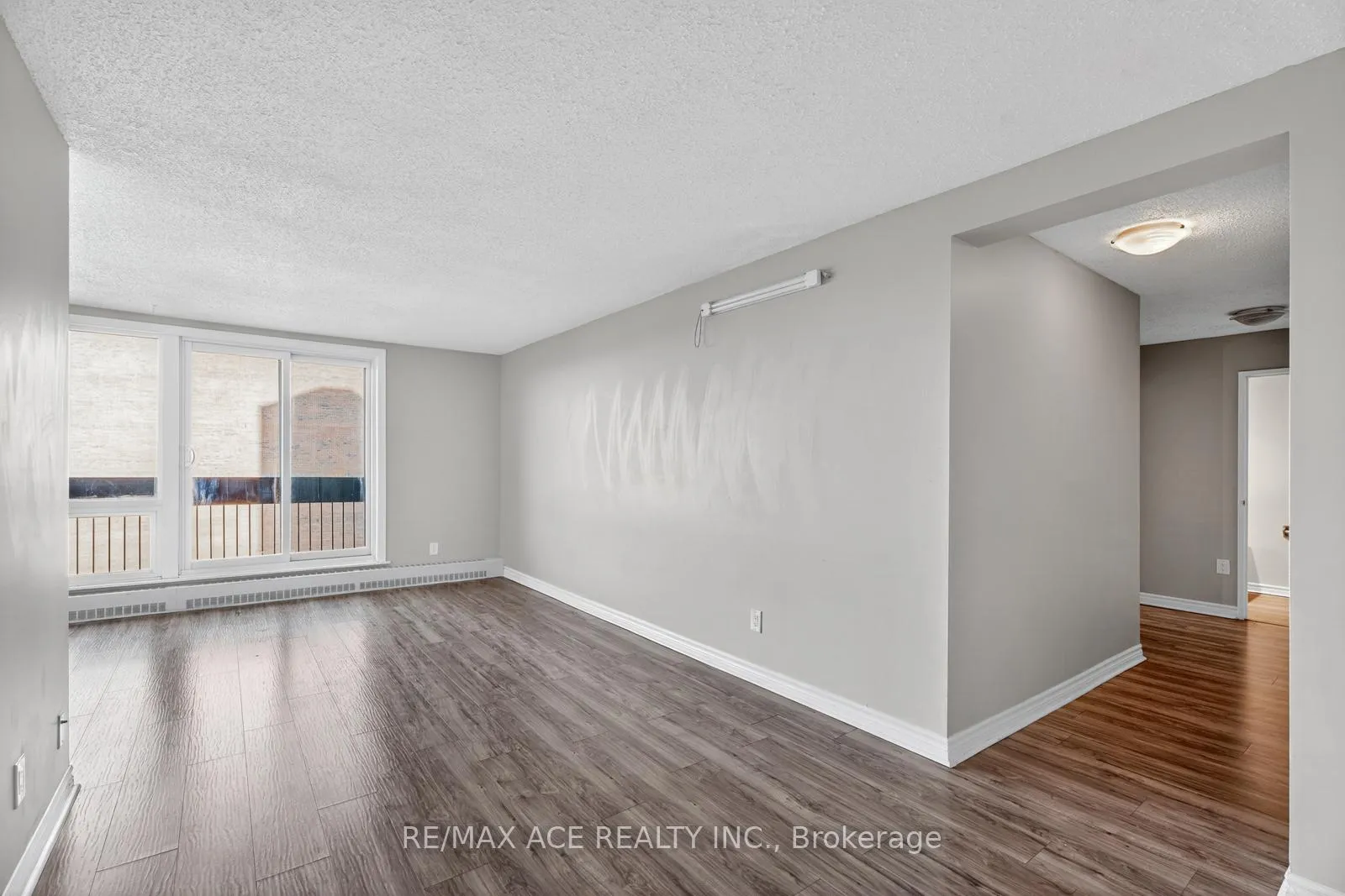 Photo 14 of Unit 915, 1505 Baseline Road, Ottawa, Copeland Park — HOMEH