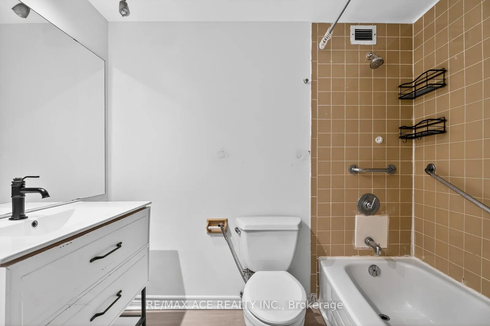Photo 20 of Unit 915, 1505 Baseline Road, Ottawa, Copeland Park — HOMEH