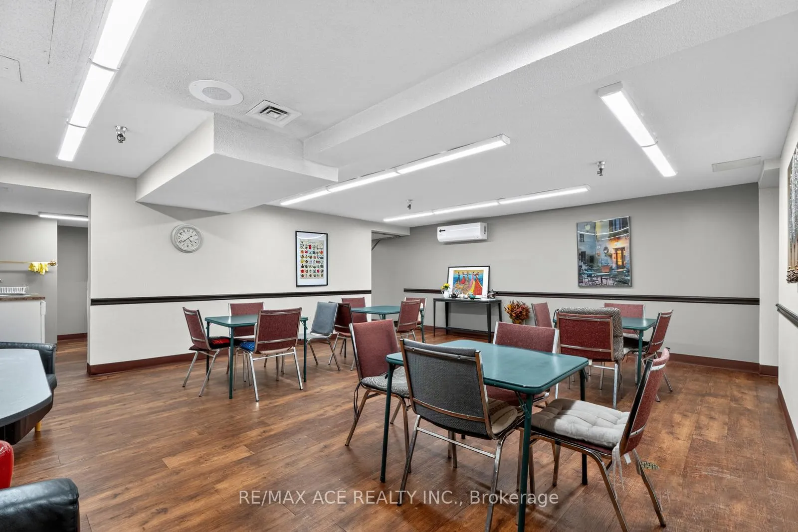 Photo 22 of Unit 915, 1505 Baseline Road, Ottawa, Copeland Park — HOMEH