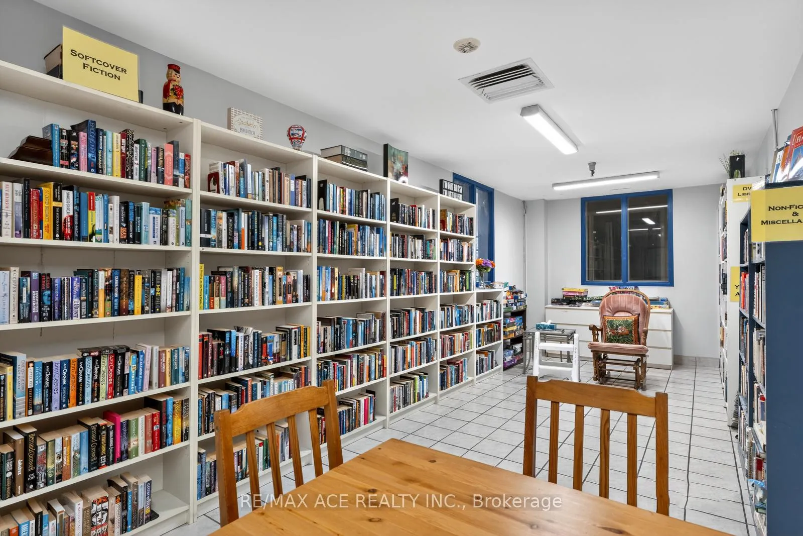 Photo 25 of Unit 915, 1505 Baseline Road, Ottawa, Copeland Park — HOMEH