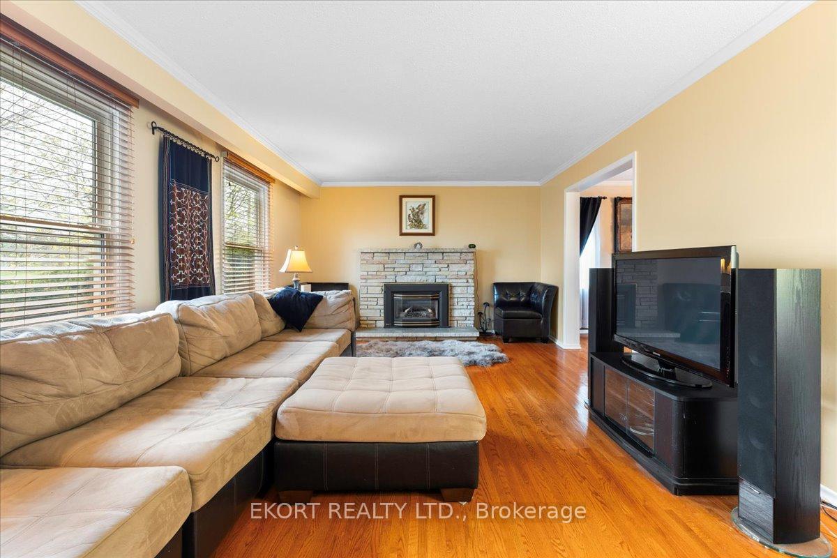 Photo 7 of 132 Jackson Avenue, Belleville, Belleville Ward — HOMEH