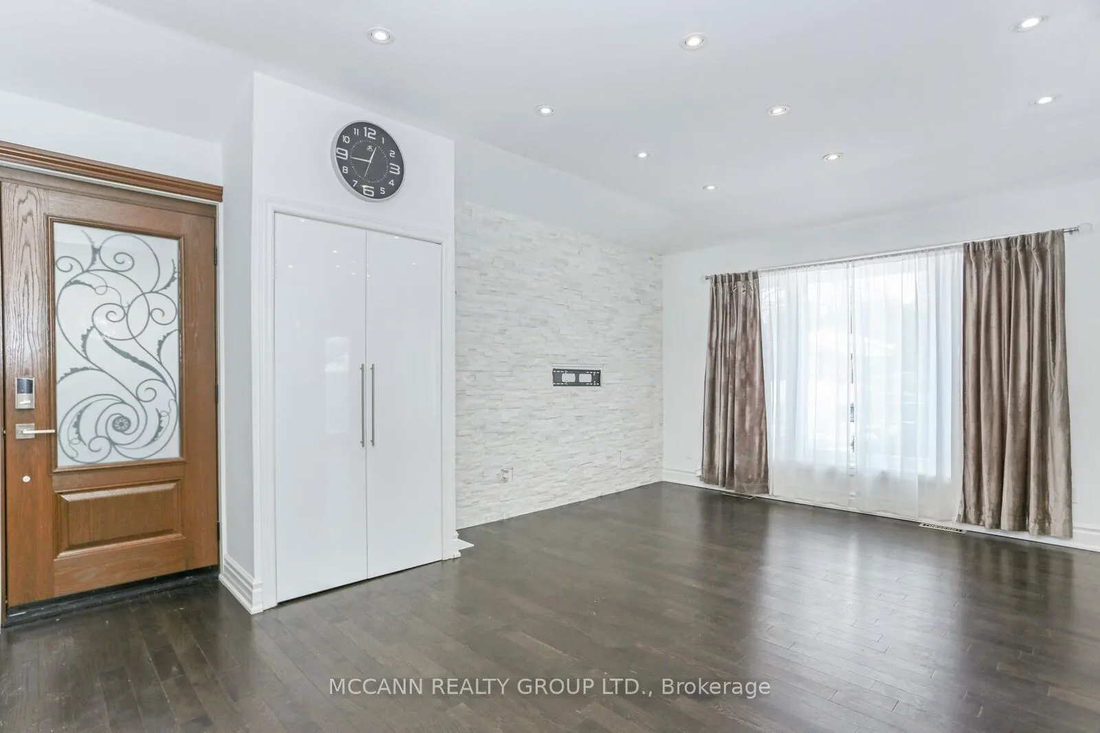 Photo 3 of Unit Aurora, 81 Aurora Heights Drive, Aurora, Aurora Heights — HOMEH