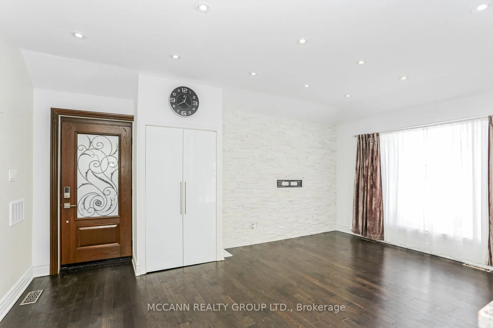 Photo 4 of Unit Aurora, 81 Aurora Heights Drive, Aurora, Aurora Heights — HOMEH