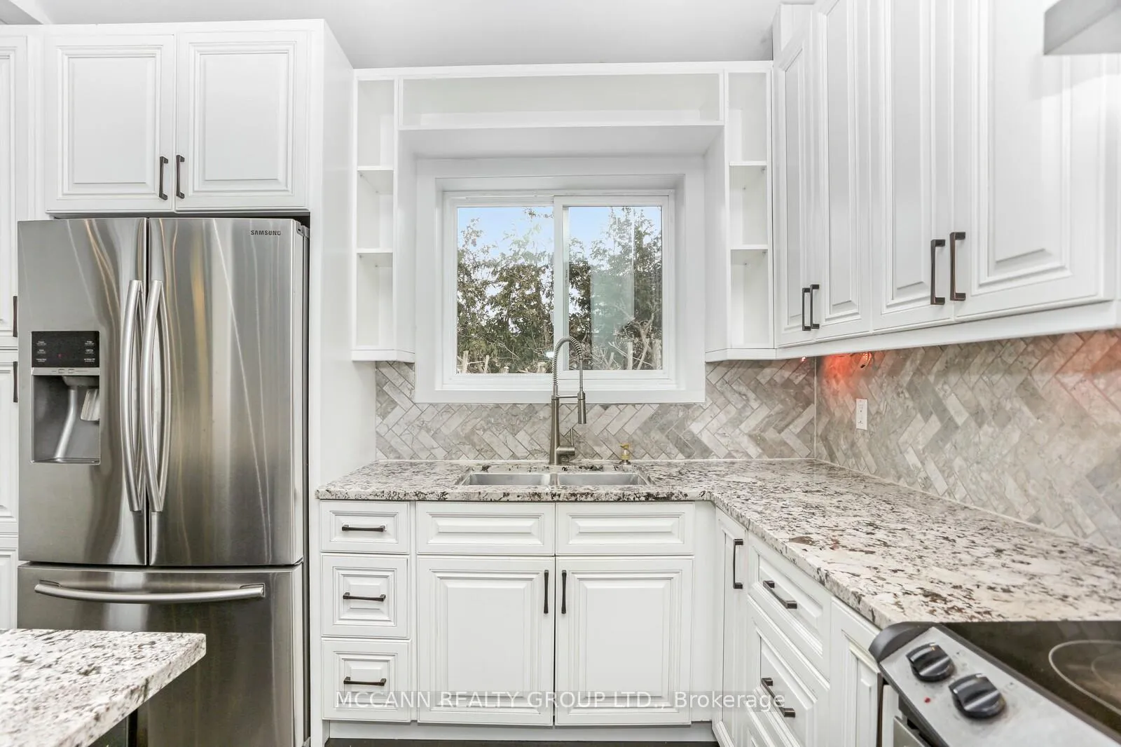Photo 6 of Unit Aurora, 81 Aurora Heights Drive, Aurora, Aurora Heights — HOMEH