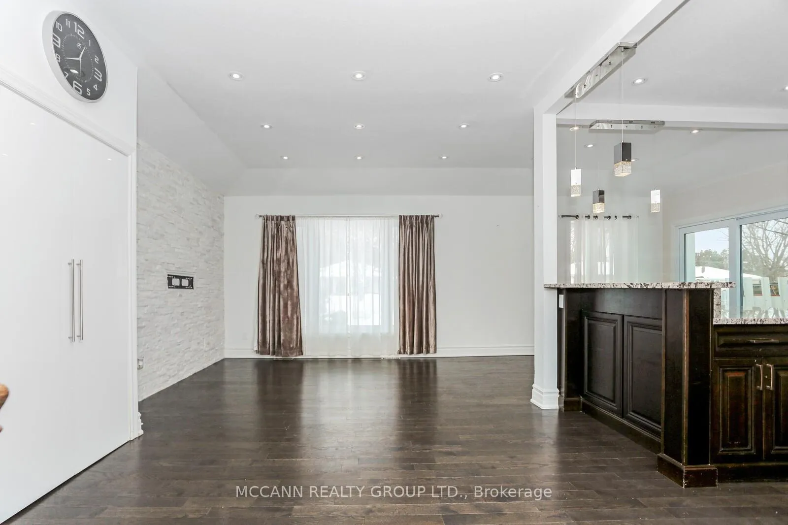 Photo 7 of Unit Aurora, 81 Aurora Heights Drive, Aurora, Aurora Heights — HOMEH
