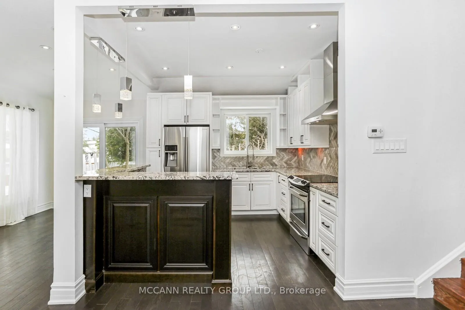 Photo 10 of Unit Aurora, 81 Aurora Heights Drive, Aurora, Aurora Heights — HOMEH