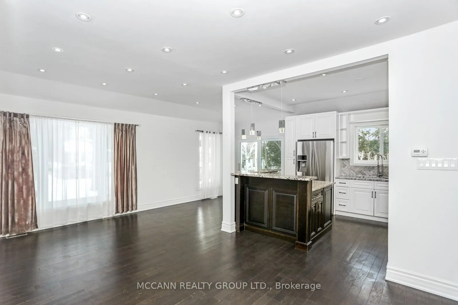 Photo 11 of Unit Aurora, 81 Aurora Heights Drive, Aurora, Aurora Heights — HOMEH