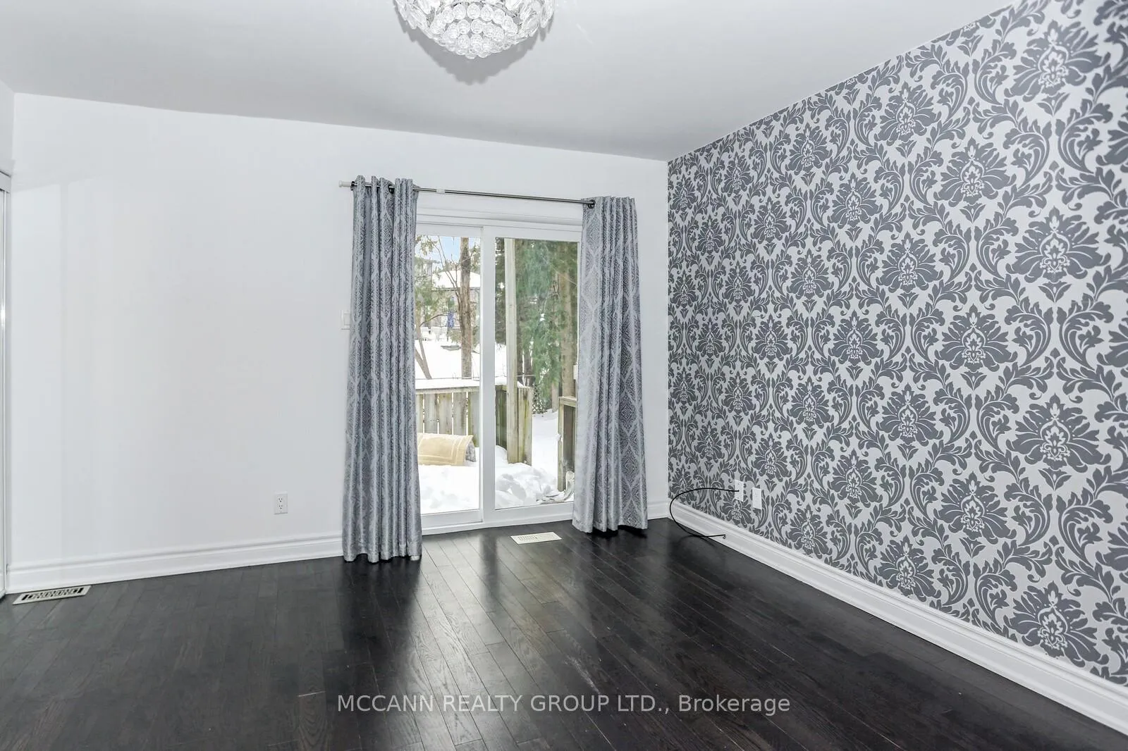 Photo 16 of Unit Aurora, 81 Aurora Heights Drive, Aurora, Aurora Heights — HOMEH