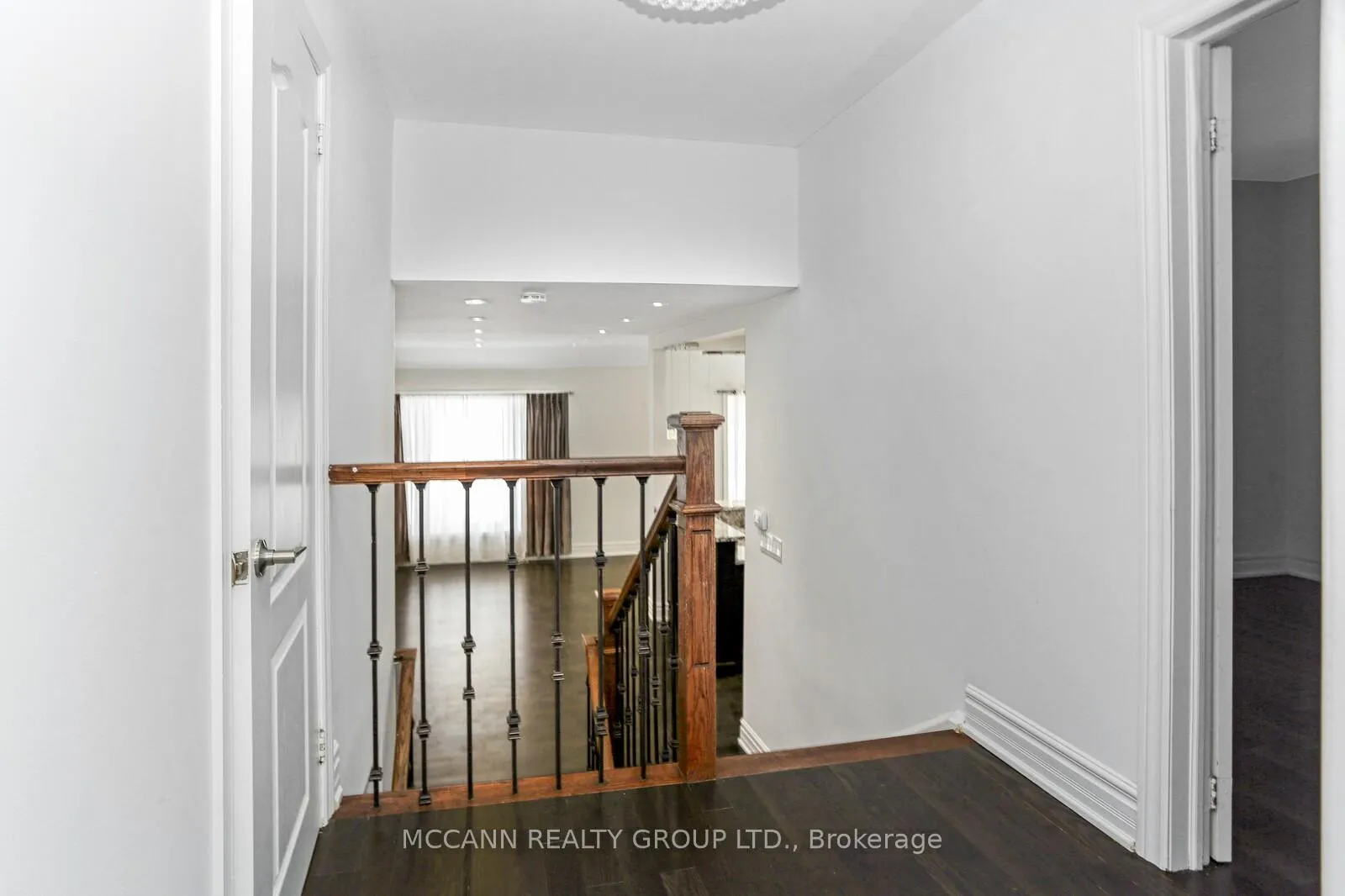 Photo 19 of Unit Aurora, 81 Aurora Heights Drive, Aurora, Aurora Heights — HOMEH