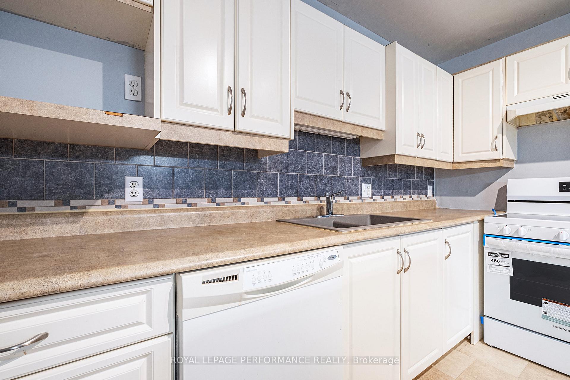 Photo 12 of 2171 Glen Brook Drive, Cornwall — HOMEH