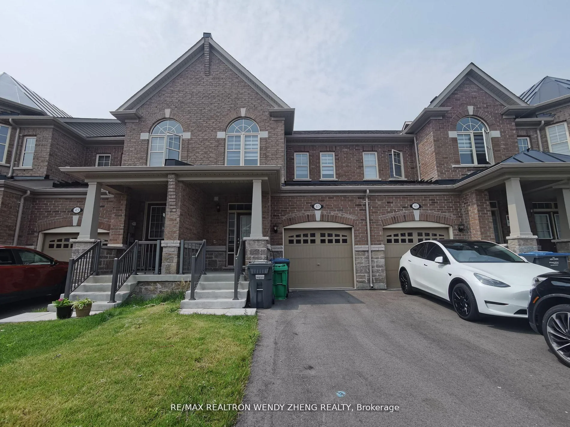 Photo 1 of 43 Benhurst Crescent, Brampton, Northwest Brampton — HOMEH