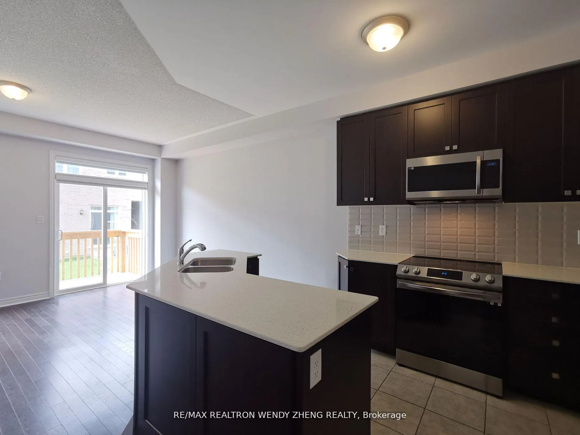 Photo 6 of 43 Benhurst Crescent, Brampton, Northwest Brampton — HOMEH