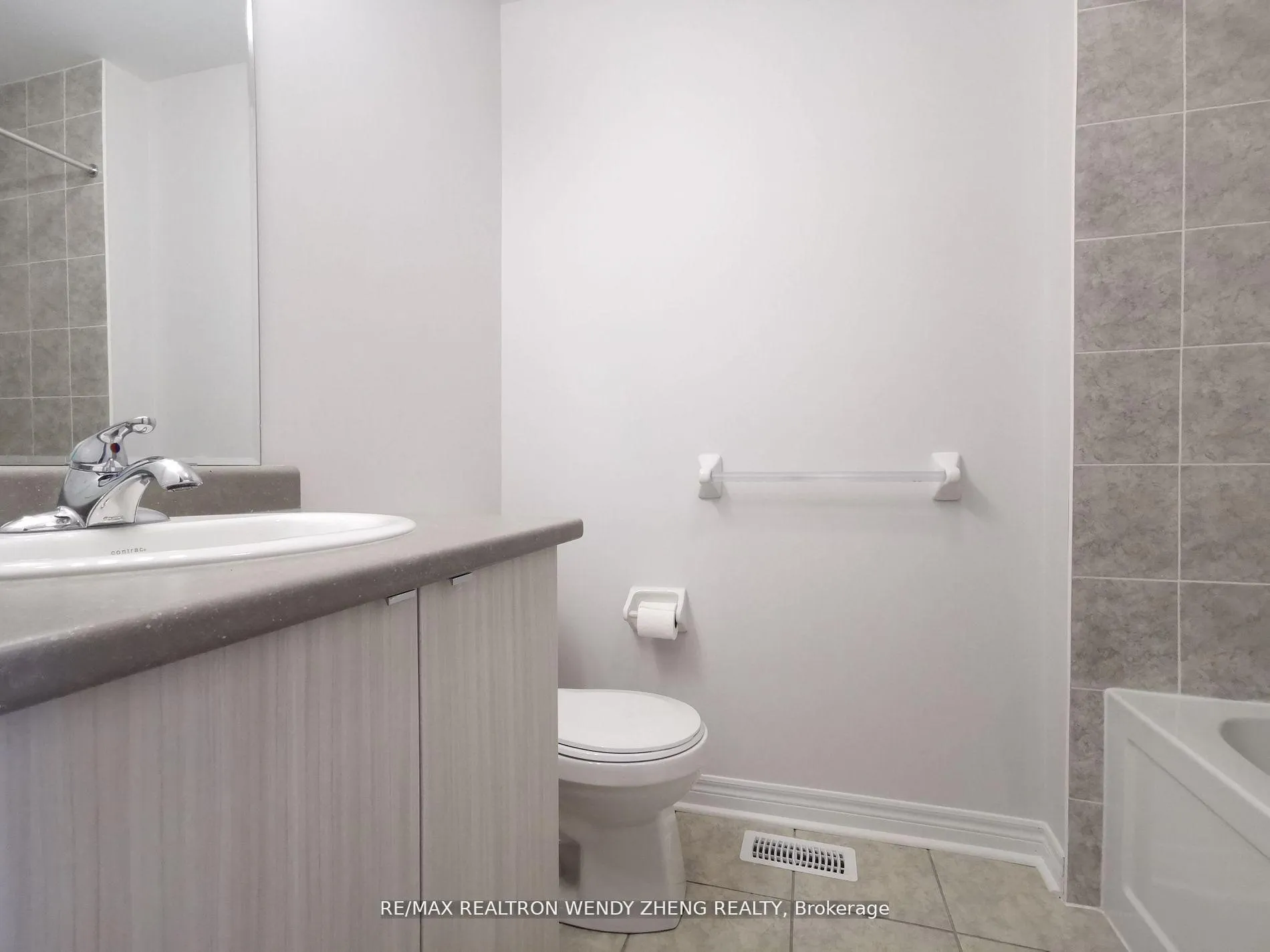 Photo 13 of 43 Benhurst Crescent, Brampton, Northwest Brampton — HOMEH